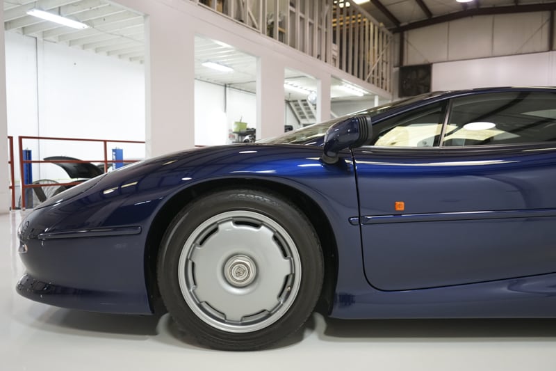 1,200 Mile Jaguar XJ220 Can Be Yours For A Tad Under Half A Million Dollars