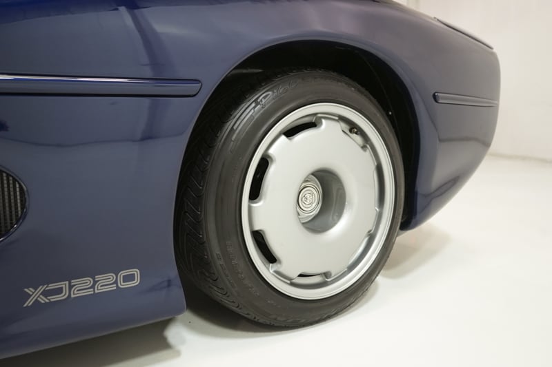 1,200 Mile Jaguar XJ220 Can Be Yours For A Tad Under Half A Million Dollars