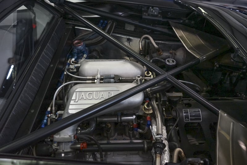 1,200 Mile Jaguar XJ220 Can Be Yours For A Tad Under Half A Million Dollars