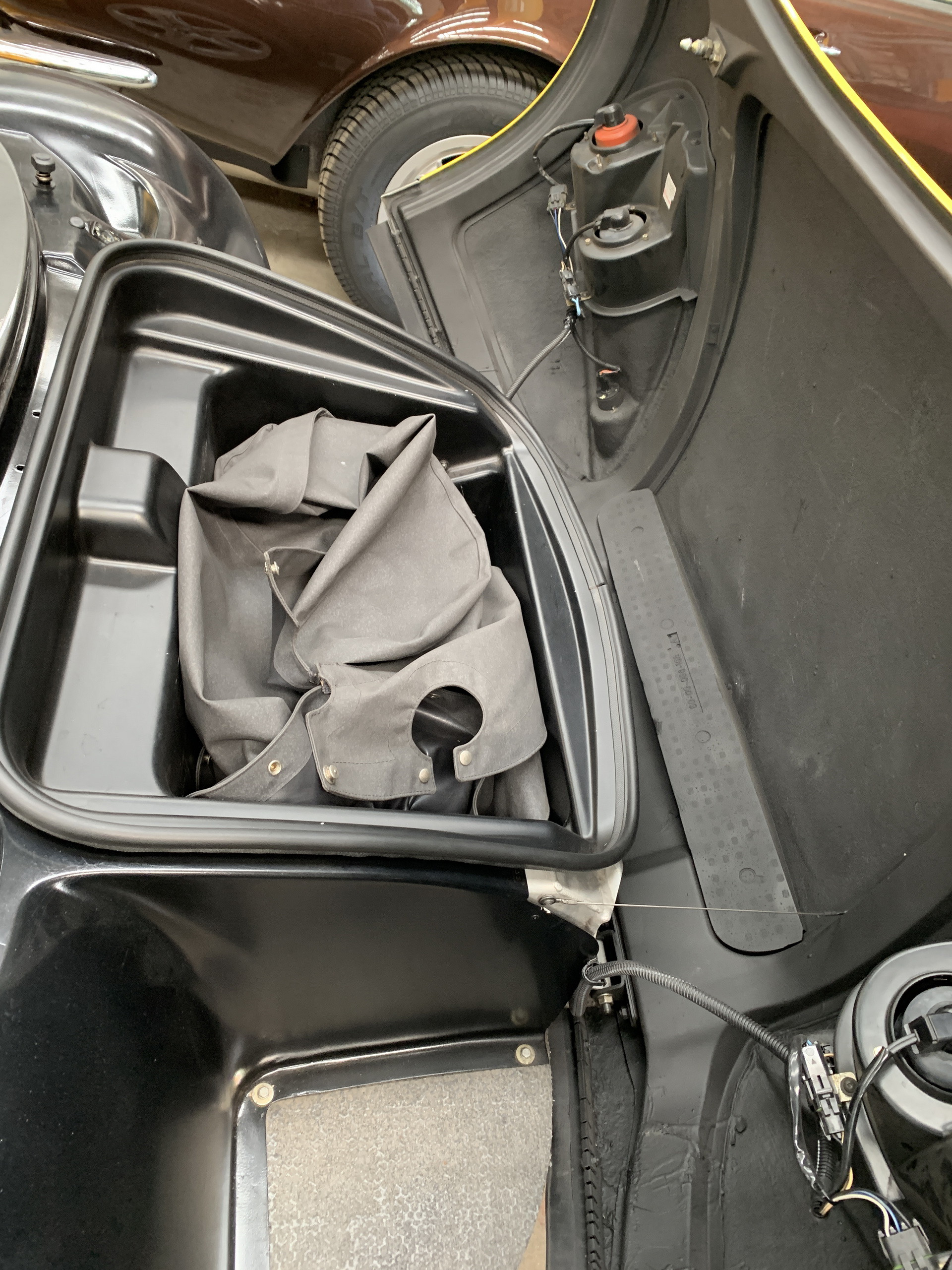 Renault Sport Spider Is One Of The Wackiest Cars Of The 1990s