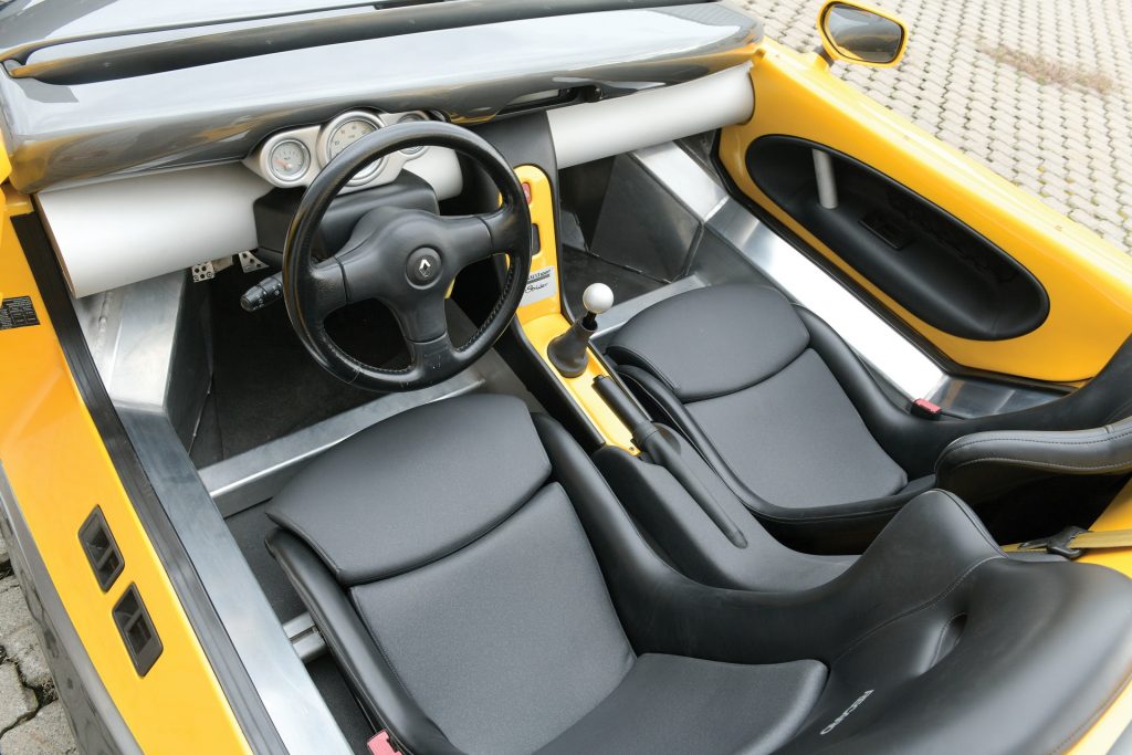 is genoeg Knorrig Buigen Renault Sport Spider Is One Of The Wackiest Cars Of The 1990s | Carscoops