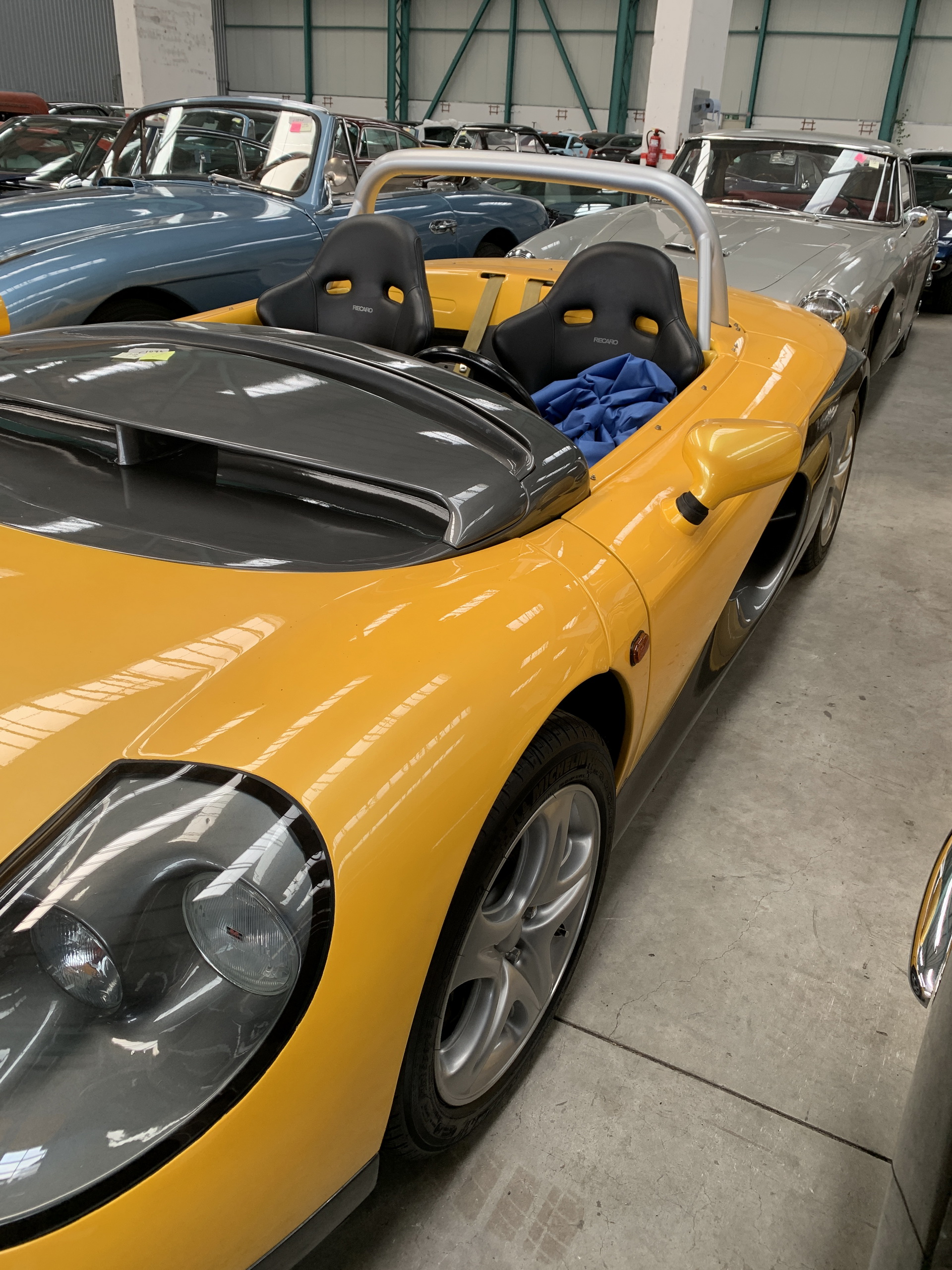 Renault Sport Spider Is One Of The Wackiest Cars Of The 1990s
