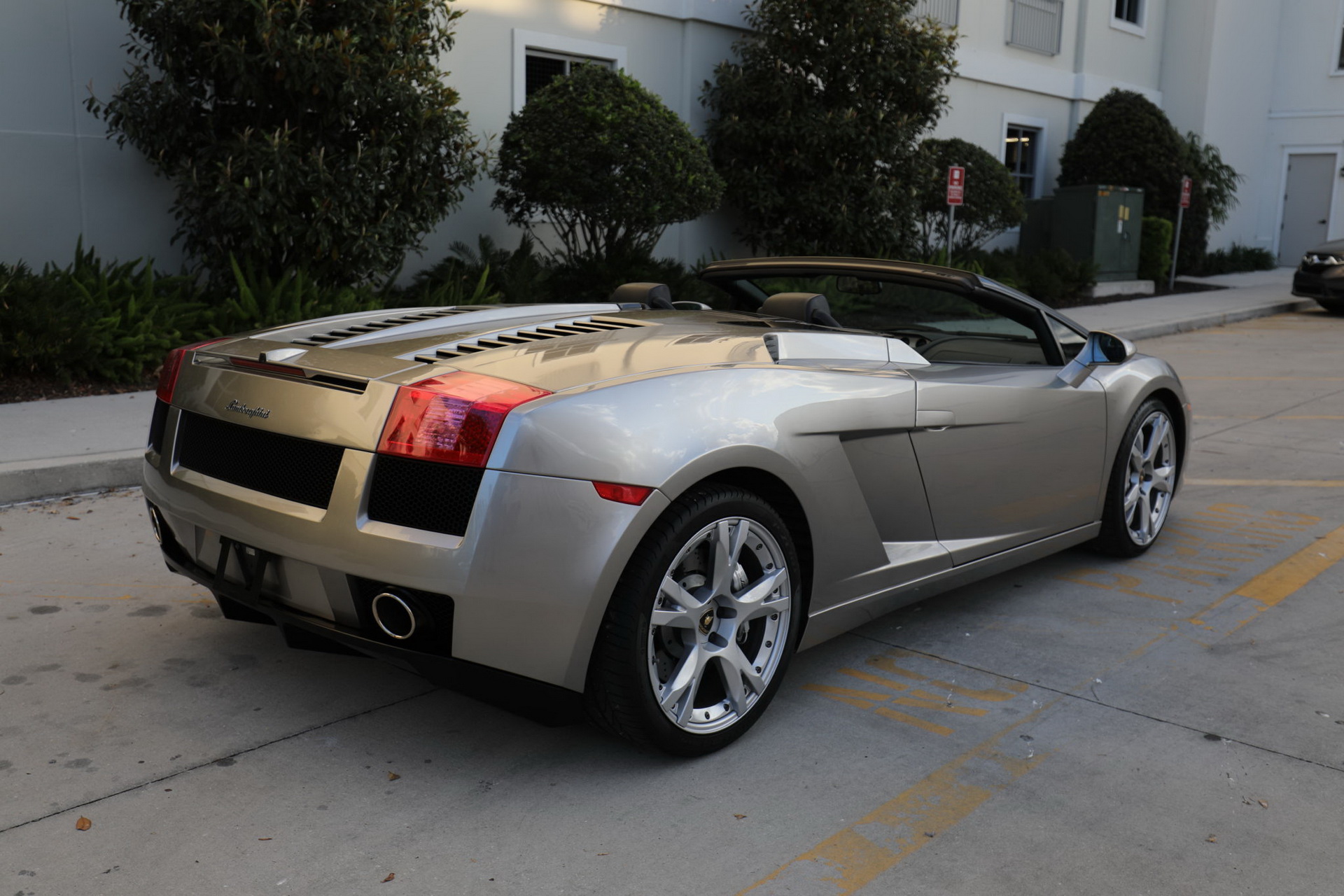 Grigio Antares Really Brings Out The “Audi” In This Lamborghini Gallardo