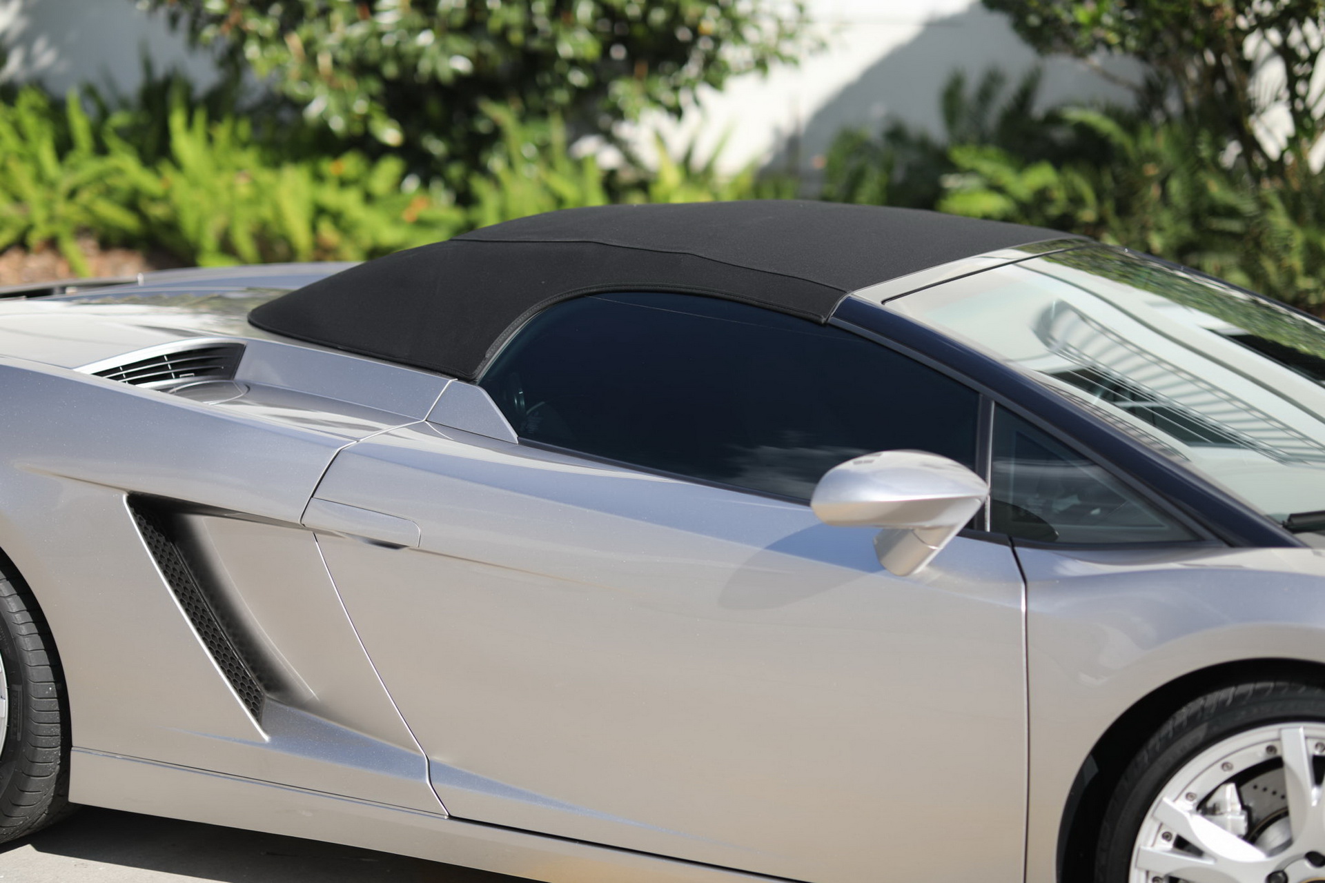 Grigio Antares Really Brings Out The “Audi” In This Lamborghini Gallardo