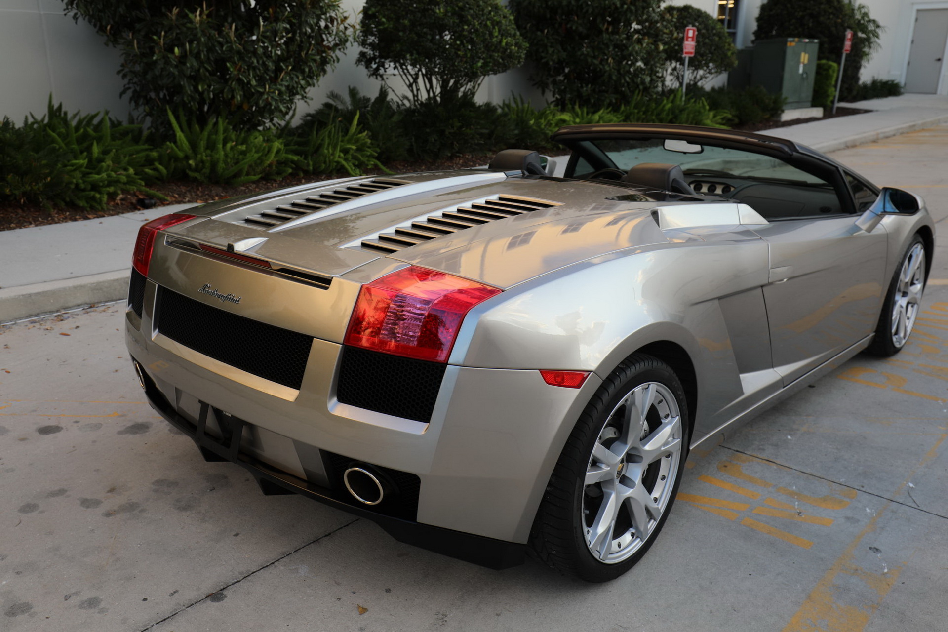 Grigio Antares Really Brings Out The “Audi” In This Lamborghini Gallardo