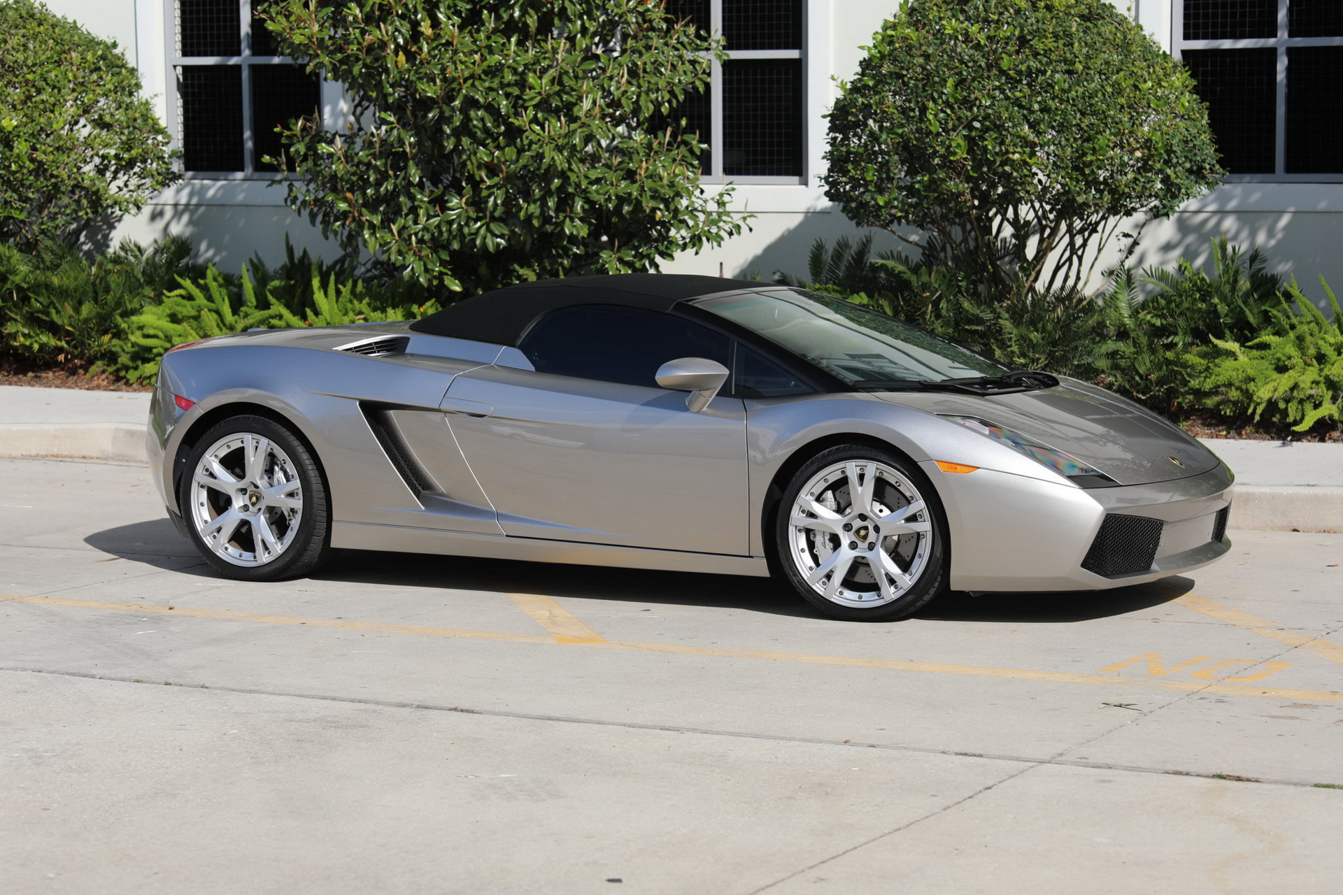 Grigio Antares Really Brings Out The “Audi” In This Lamborghini Gallardo