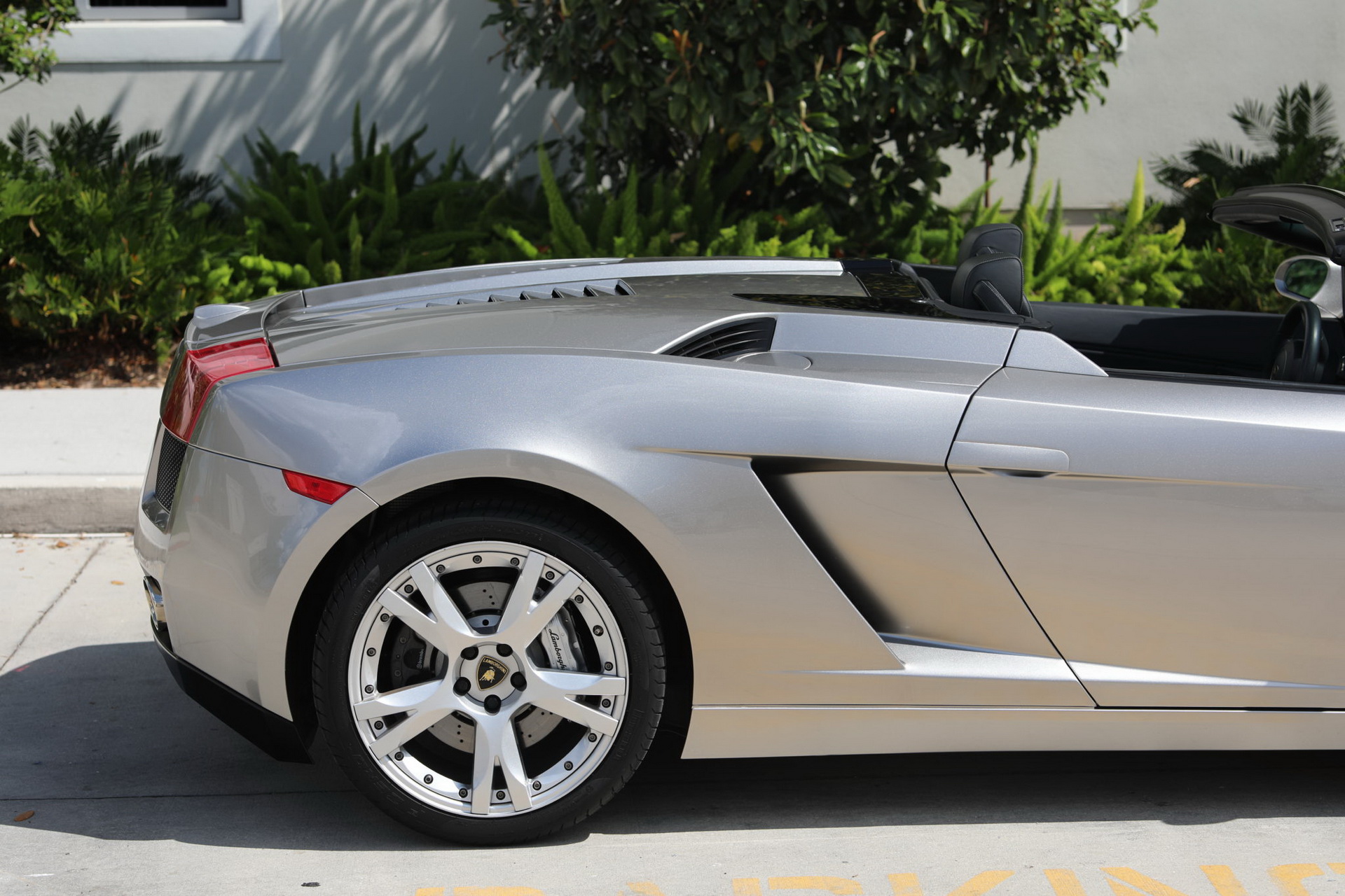 Grigio Antares Really Brings Out The “Audi” In This Lamborghini Gallardo