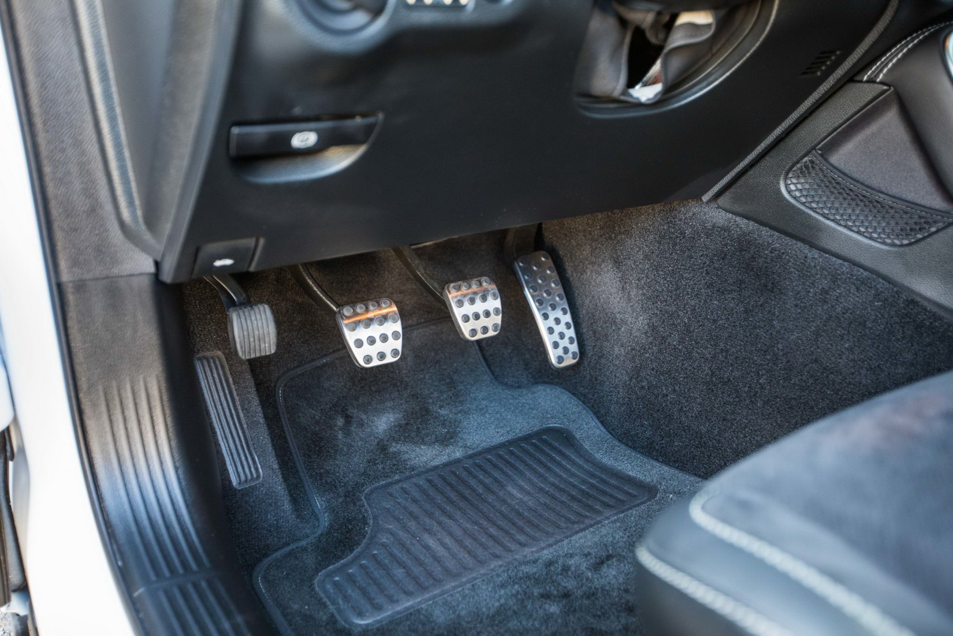 Man Up With This Barely Driven 6sp Manual 2016 Challenger SRT Hellcat