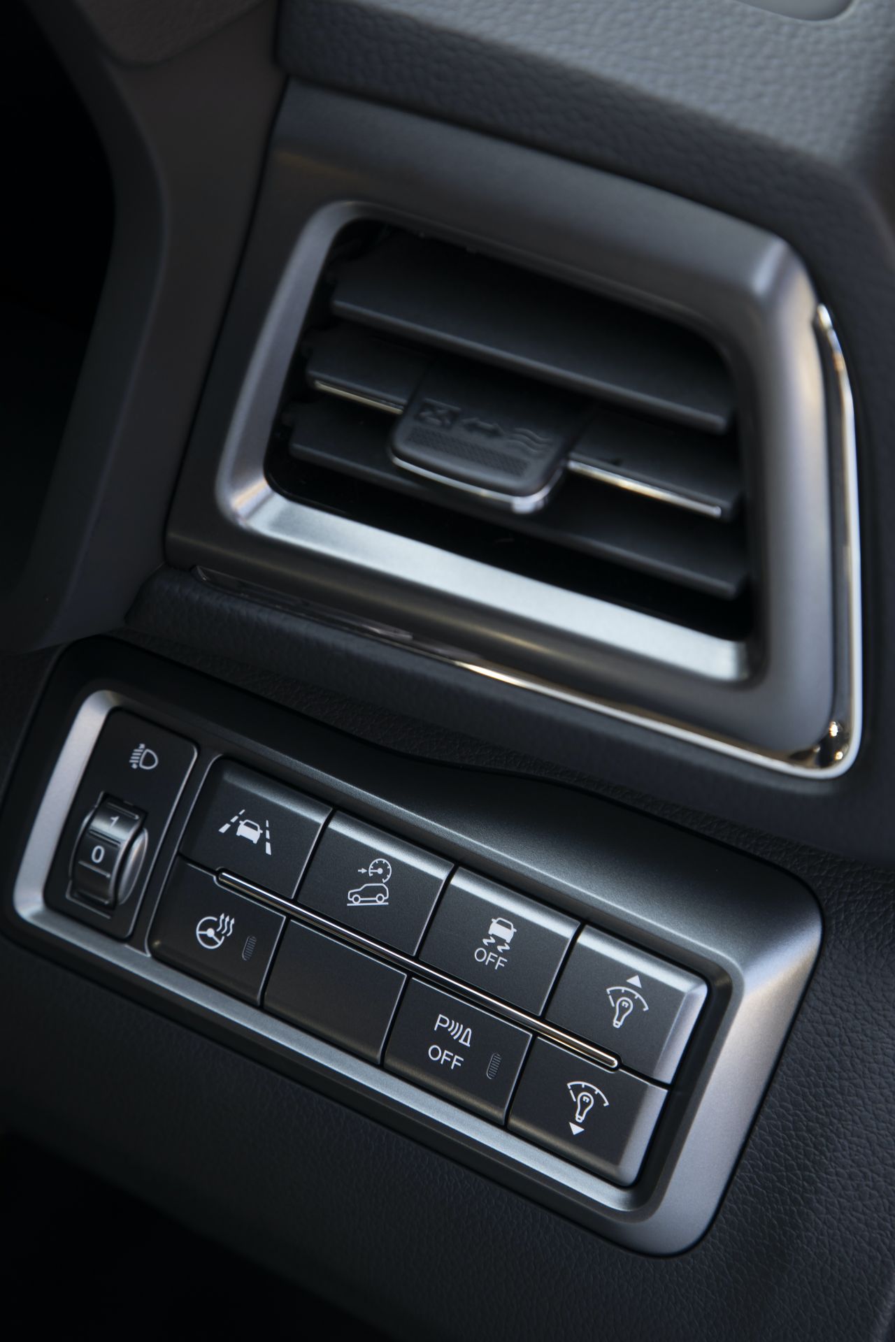 SsangYong Details Facelifted Tivoli As Subcompact SUV Reaches European Shores