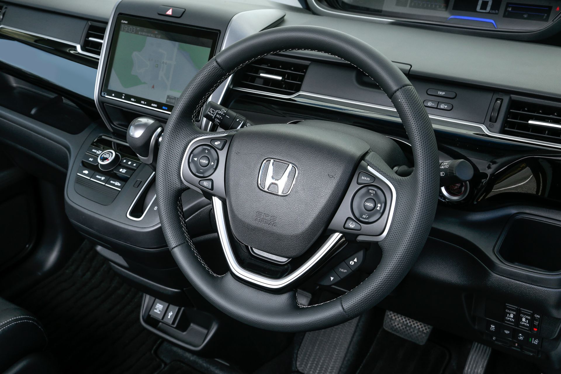 Honda Freed Modulo X Facelift Is One Mean-Looking Small MPV