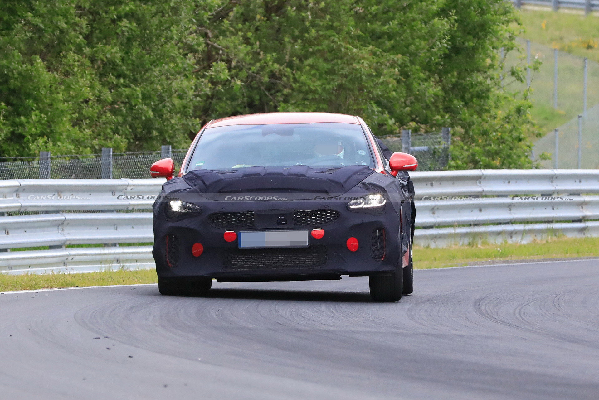 Kia’s Design Boss Says Facelifted Stinger Coming Soon, Will Look Even Sportier