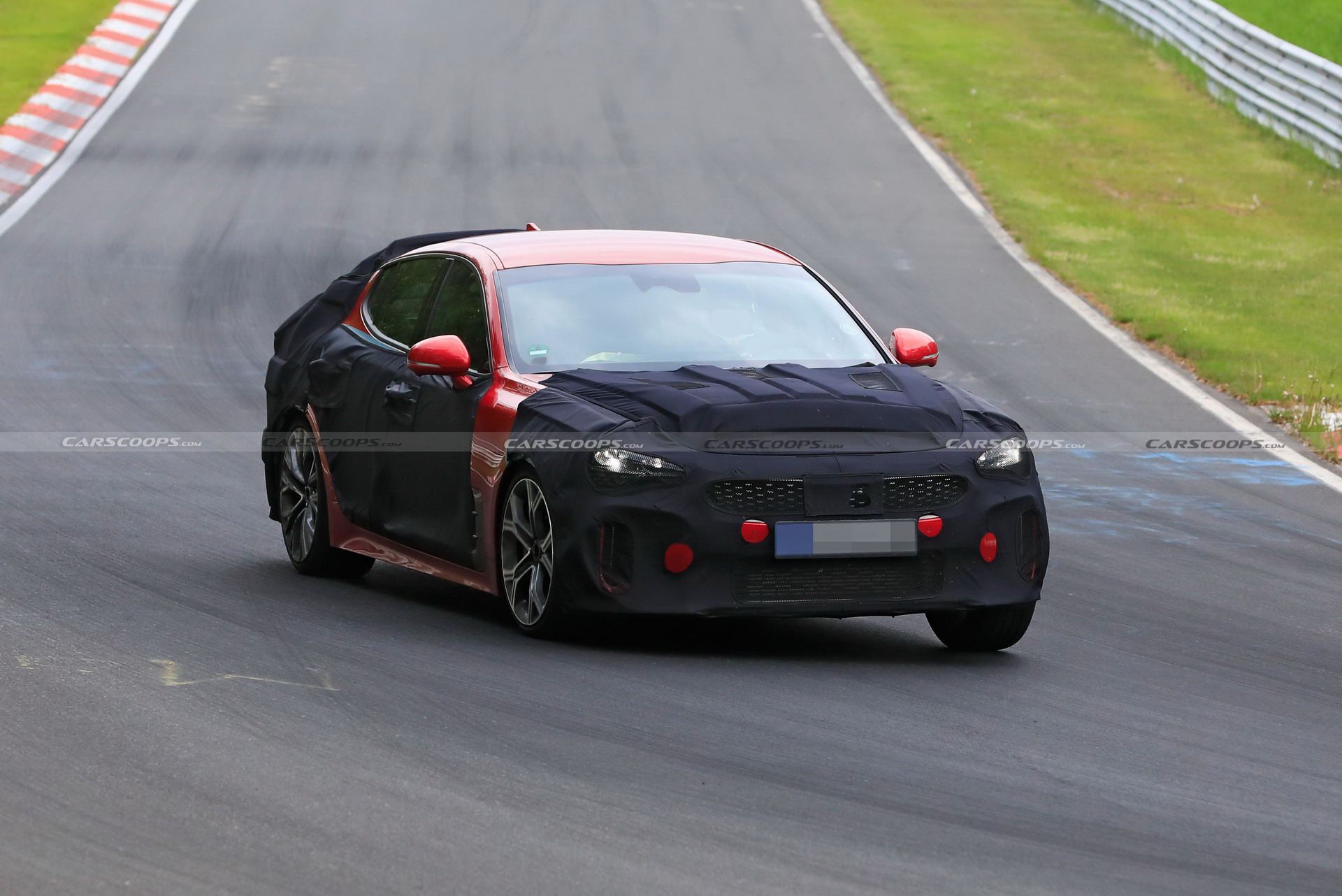 Kia’s Design Boss Says Facelifted Stinger Coming Soon, Will Look Even Sportier