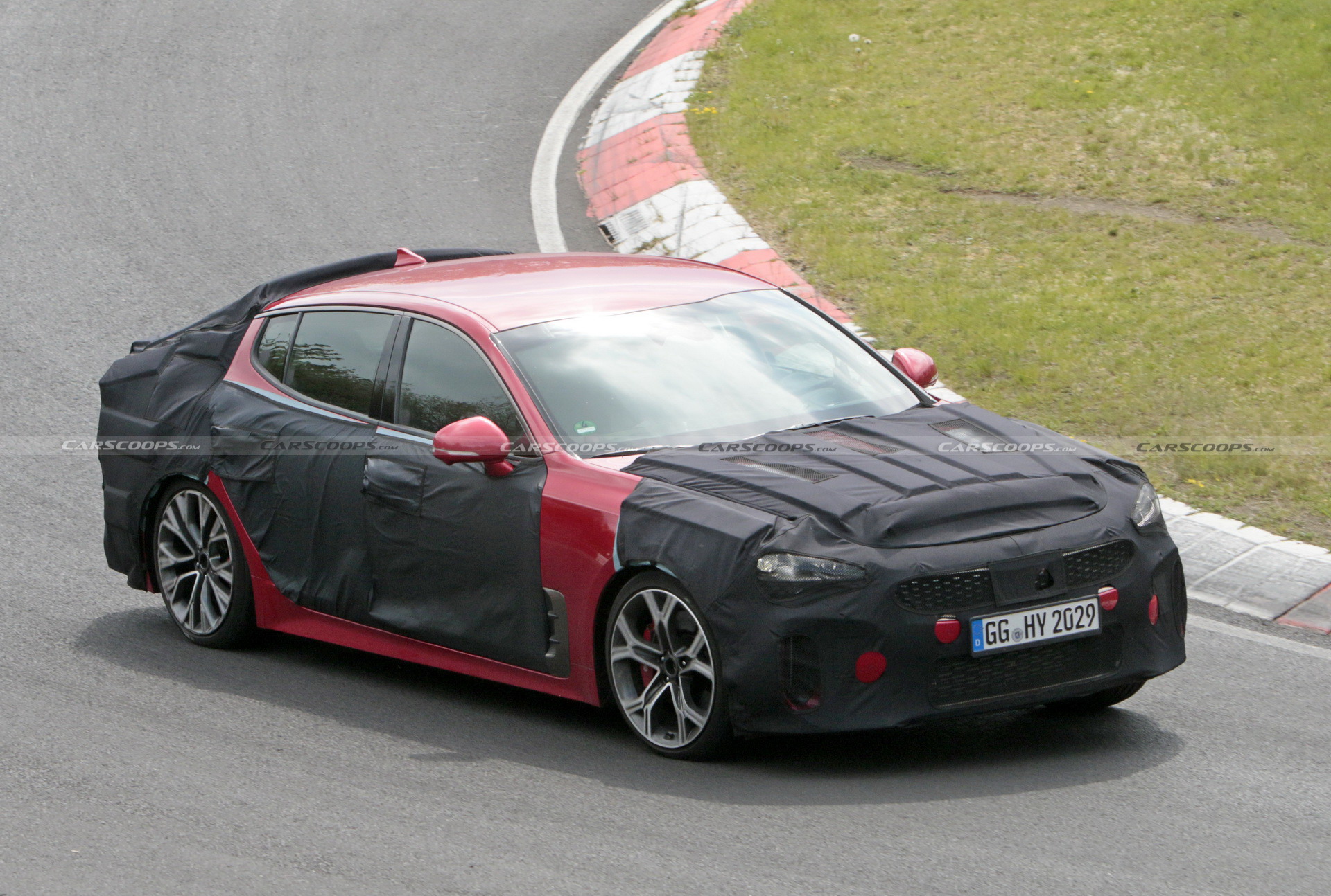 Kia’s Design Boss Says Facelifted Stinger Coming Soon, Will Look Even Sportier