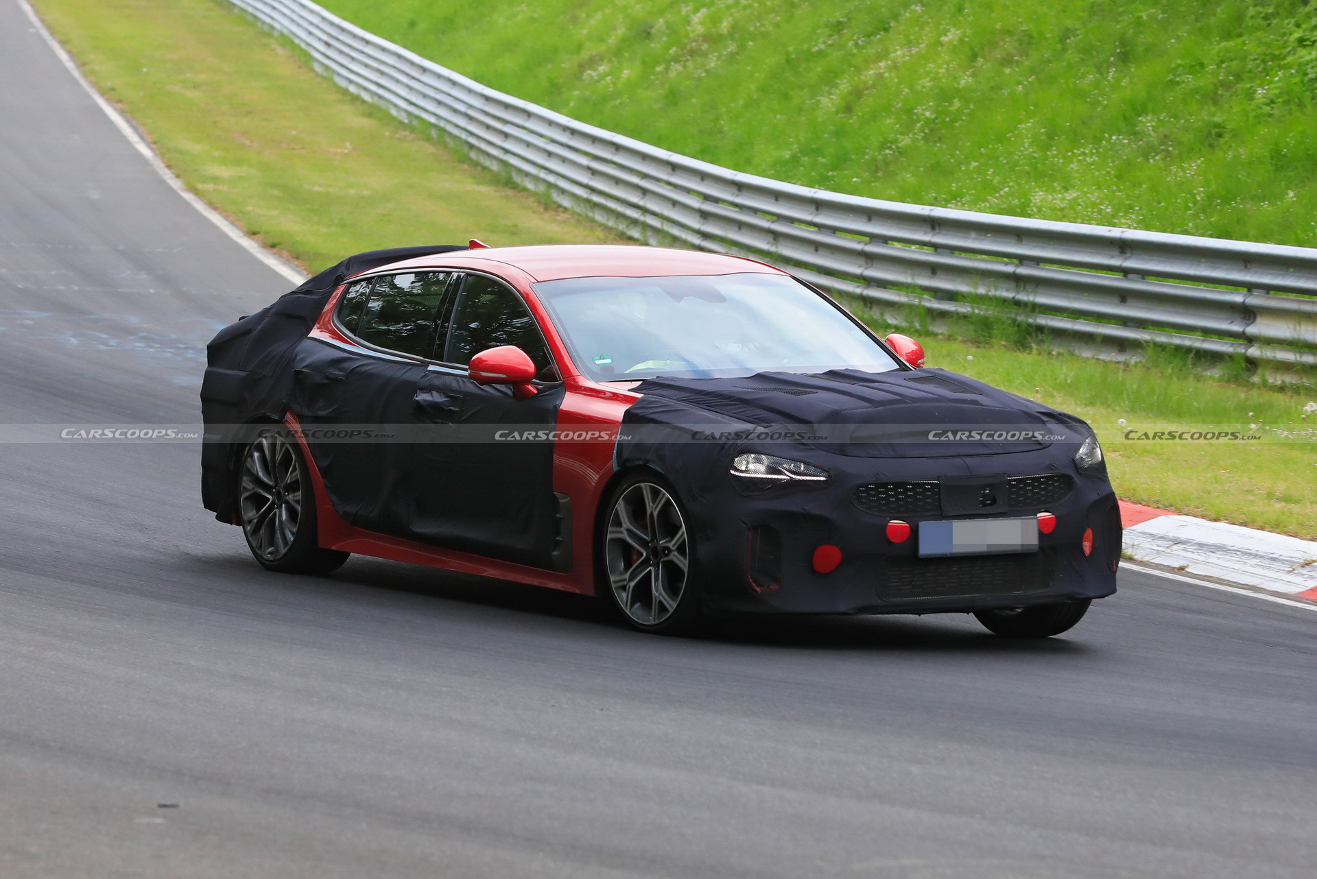 Kia’s Design Boss Says Facelifted Stinger Coming Soon, Will Look Even Sportier