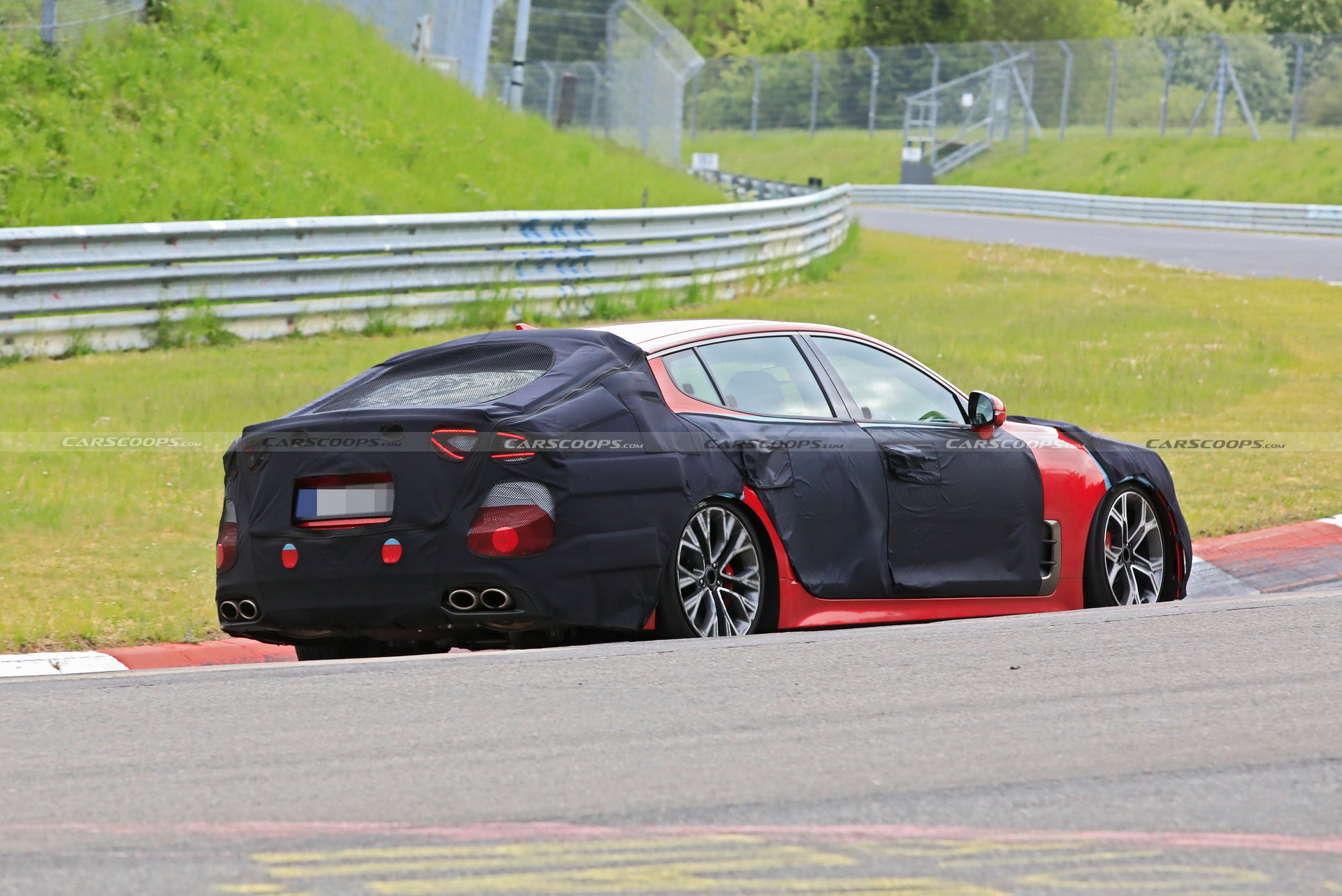 Kia’s Design Boss Says Facelifted Stinger Coming Soon, Will Look Even Sportier