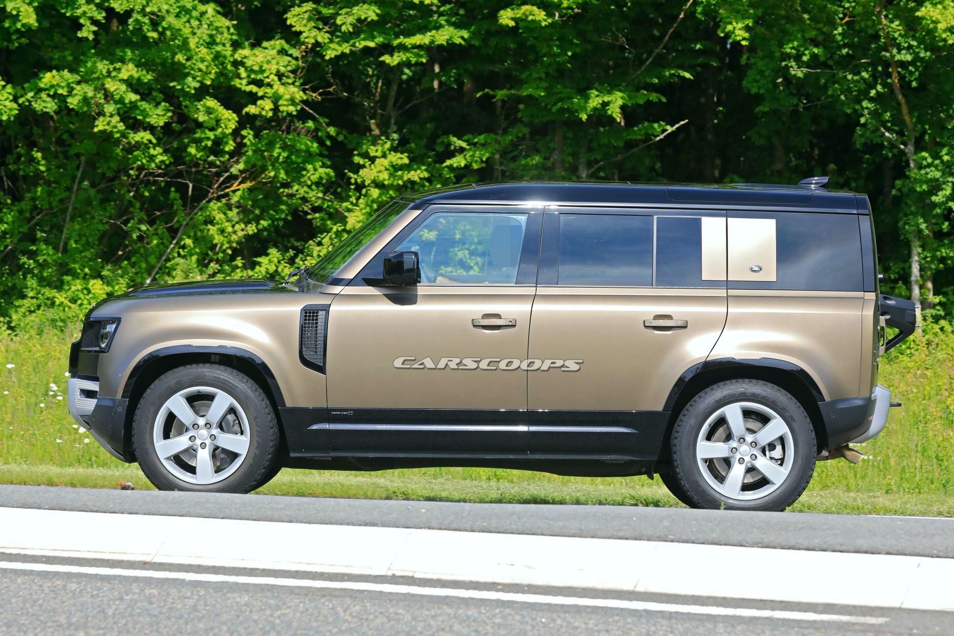 ‘Nuthin’ But A G Thang’: 2022 Land Rover Defender V8 Spied Undisguised As G63 Foe