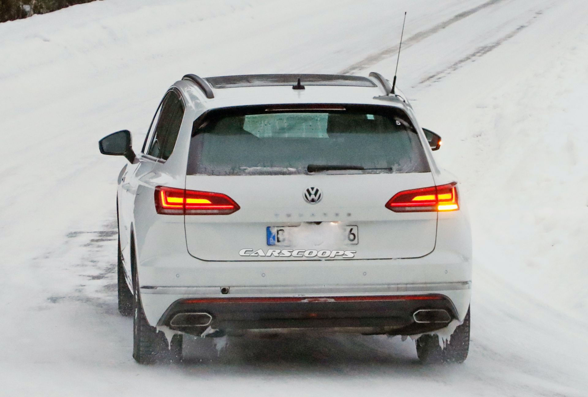 VW Touareg GTE PHEV Coming As A More Sensible Alternative To Touareg R