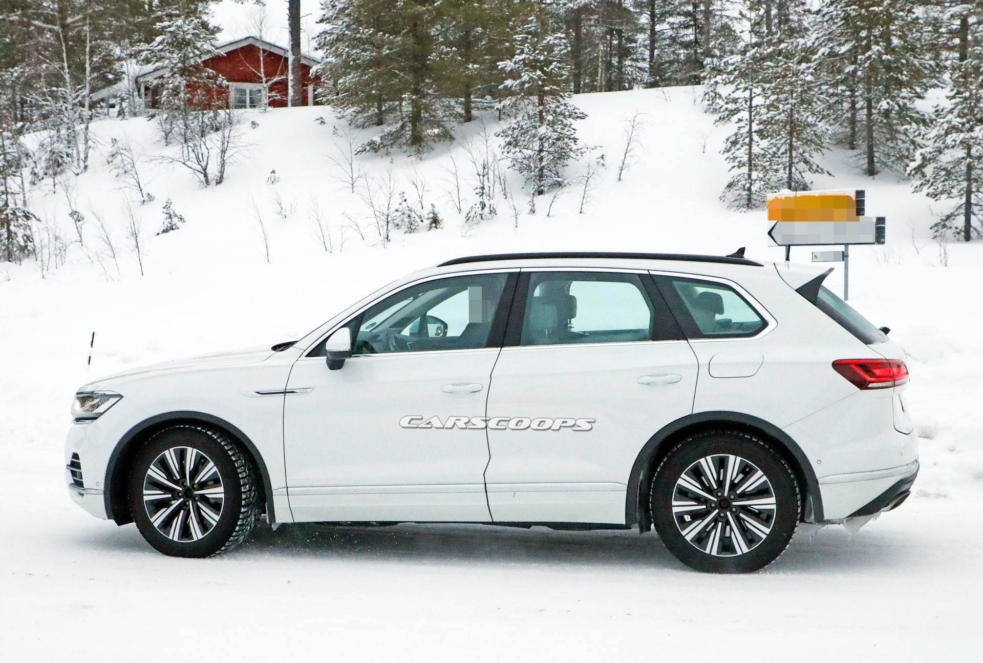 VW Touareg GTE PHEV Coming As A More Sensible Alternative To Touareg R