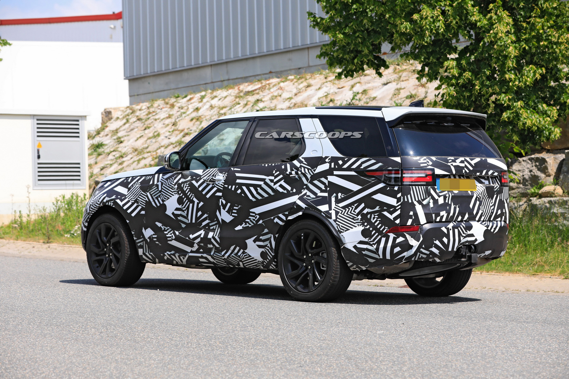2021 Land Rover Discovery Coming With Updated Looks Which We Can’t Yet See