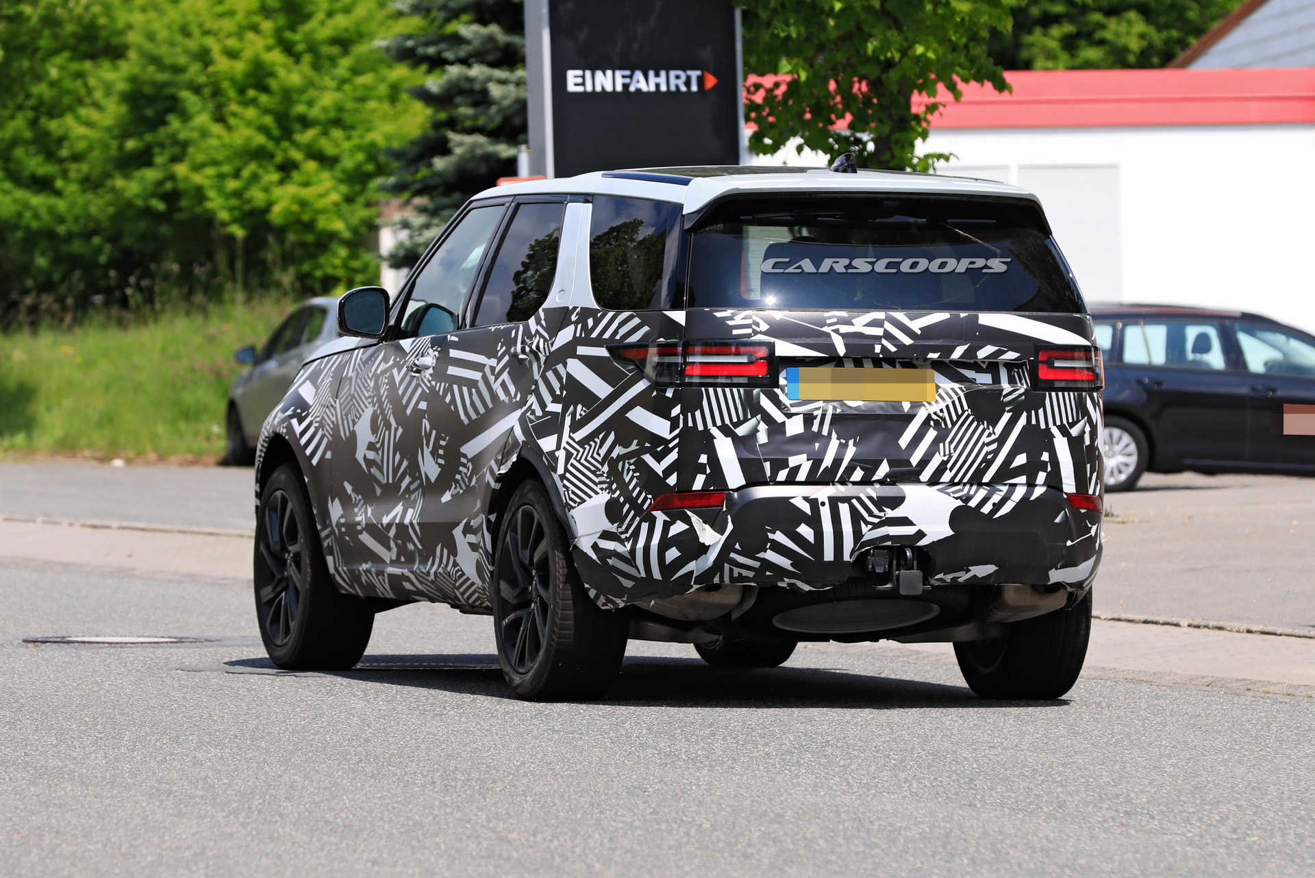 2021 Land Rover Discovery Coming With Updated Looks Which We Can’t Yet See