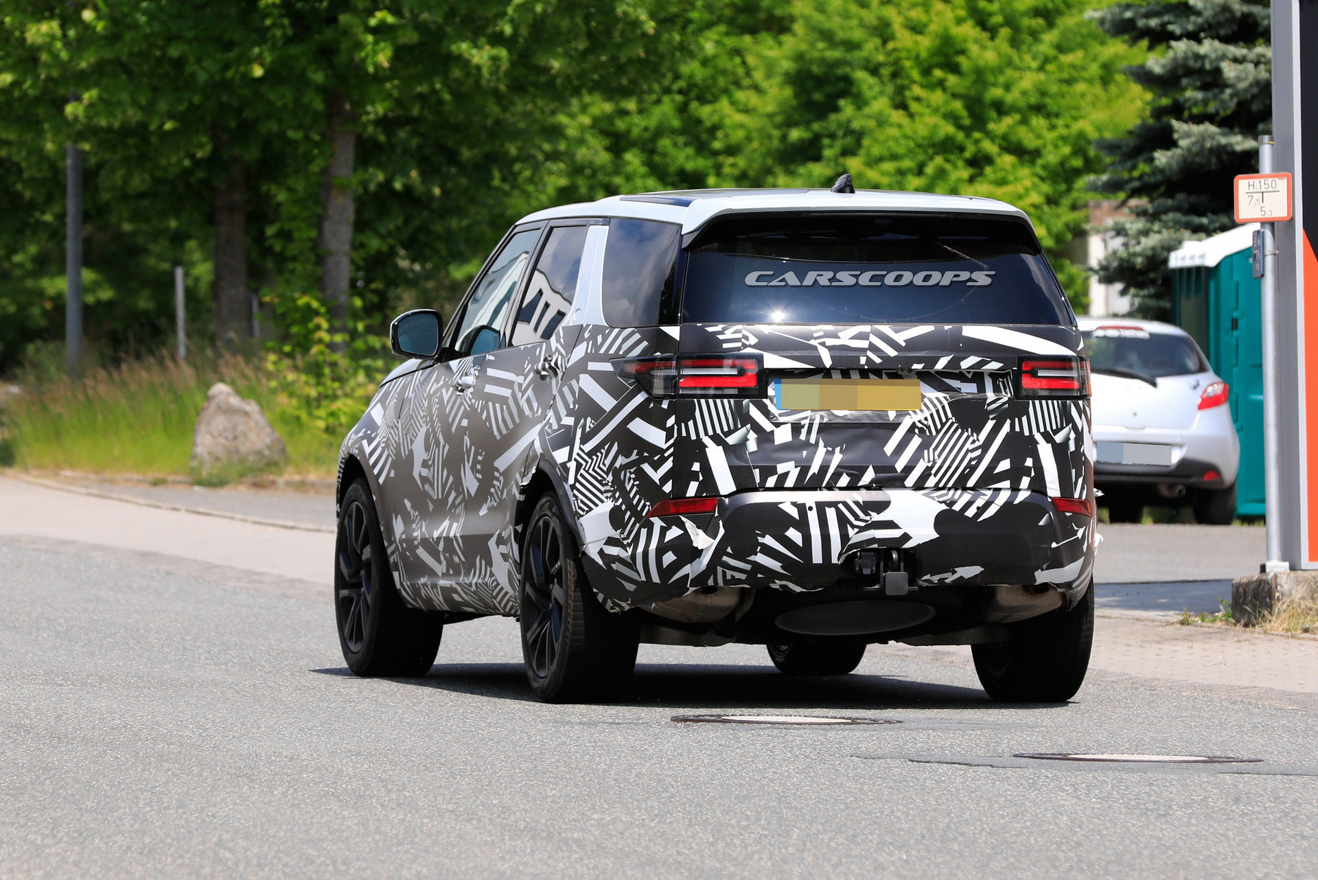 2021 Land Rover Discovery Coming With Updated Looks Which We Can’t Yet See