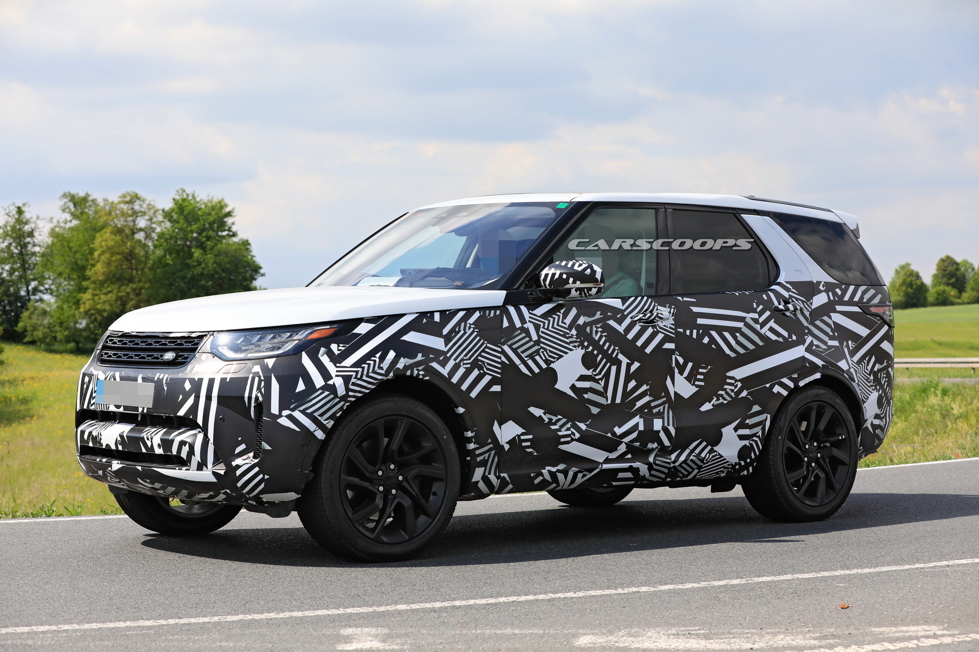2021 Land Rover Discovery Coming With Updated Looks Which We Can’t Yet See