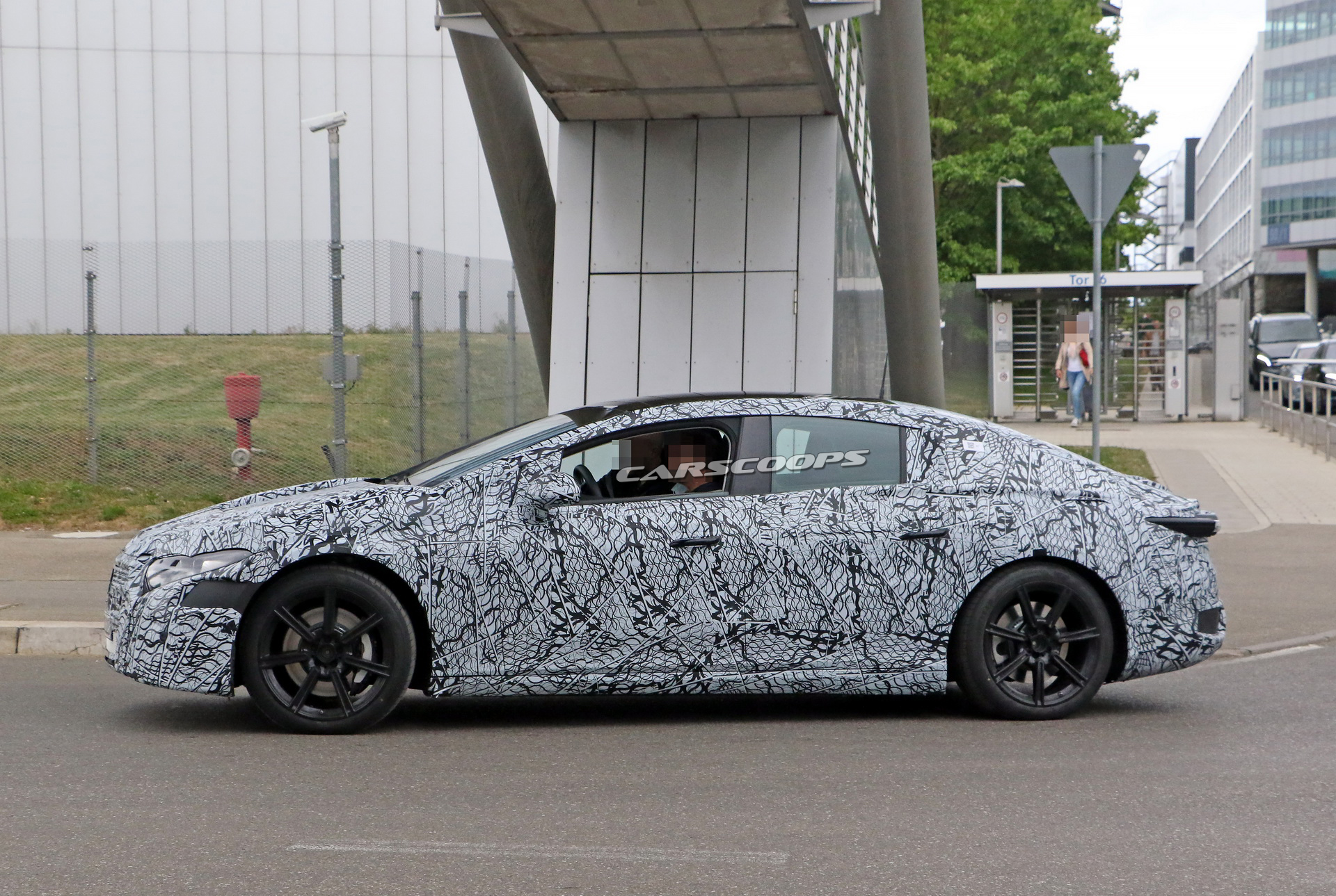 Mercedes S-Class And EQS On Still Track, Former Could Arrive At European Dealerships In November