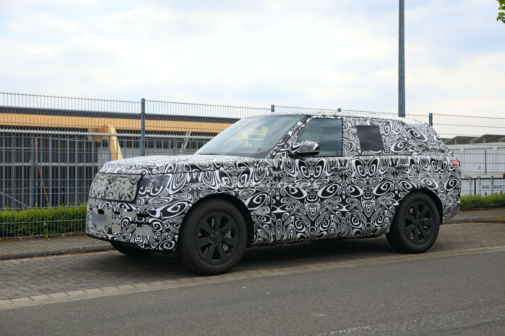 Get An Up-Close Look At The 2022 Range Rover Flagship Luxury SUV