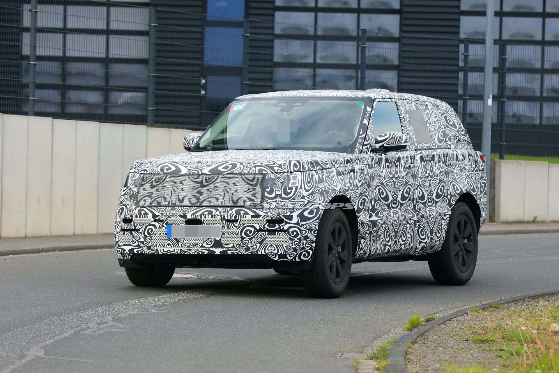 Get An Up-Close Look At The 2022 Range Rover Flagship Luxury SUV