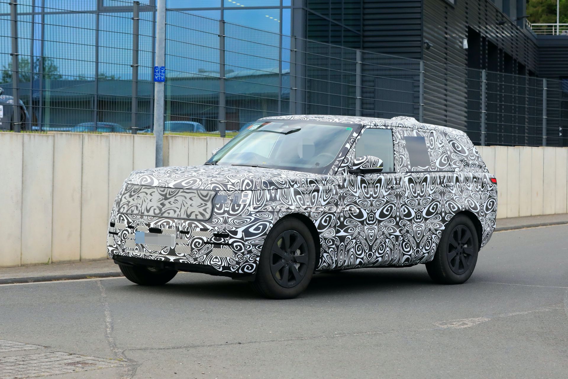 Get An Up-Close Look At The 2022 Range Rover Flagship Luxury SUV