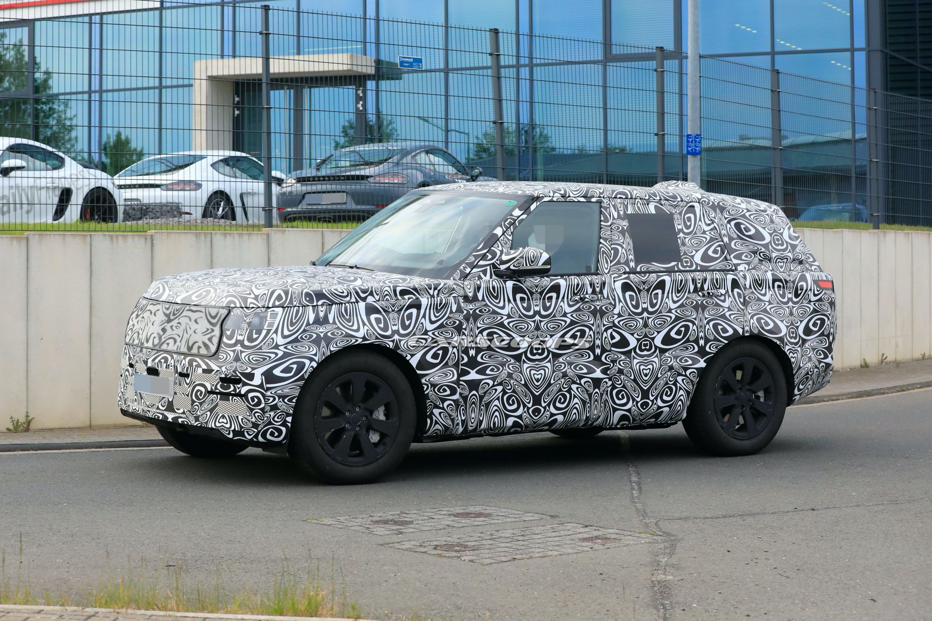 Get An Up-Close Look At The 2022 Range Rover Flagship Luxury SUV