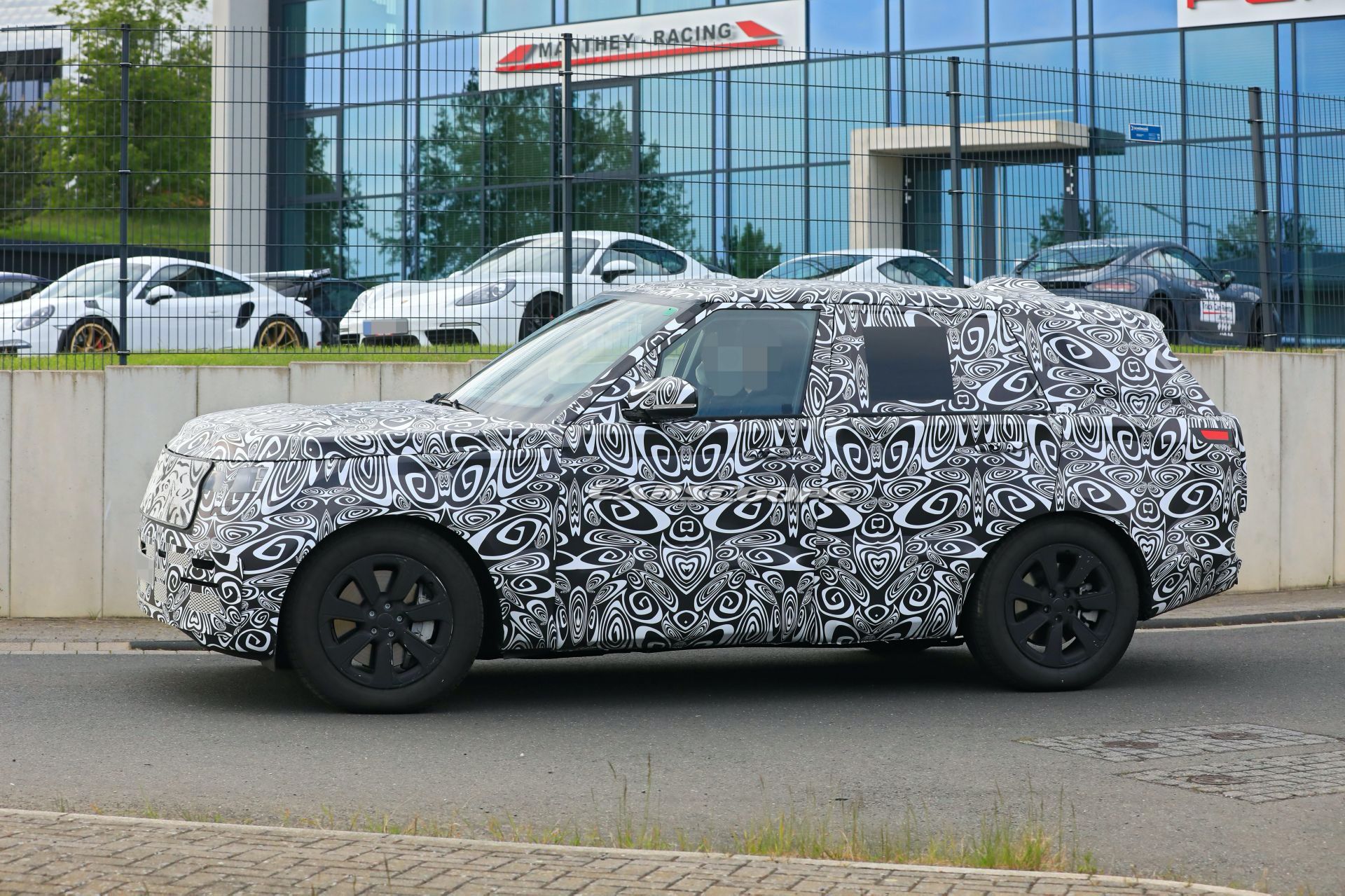 Get An Up-Close Look At The 2022 Range Rover Flagship Luxury SUV