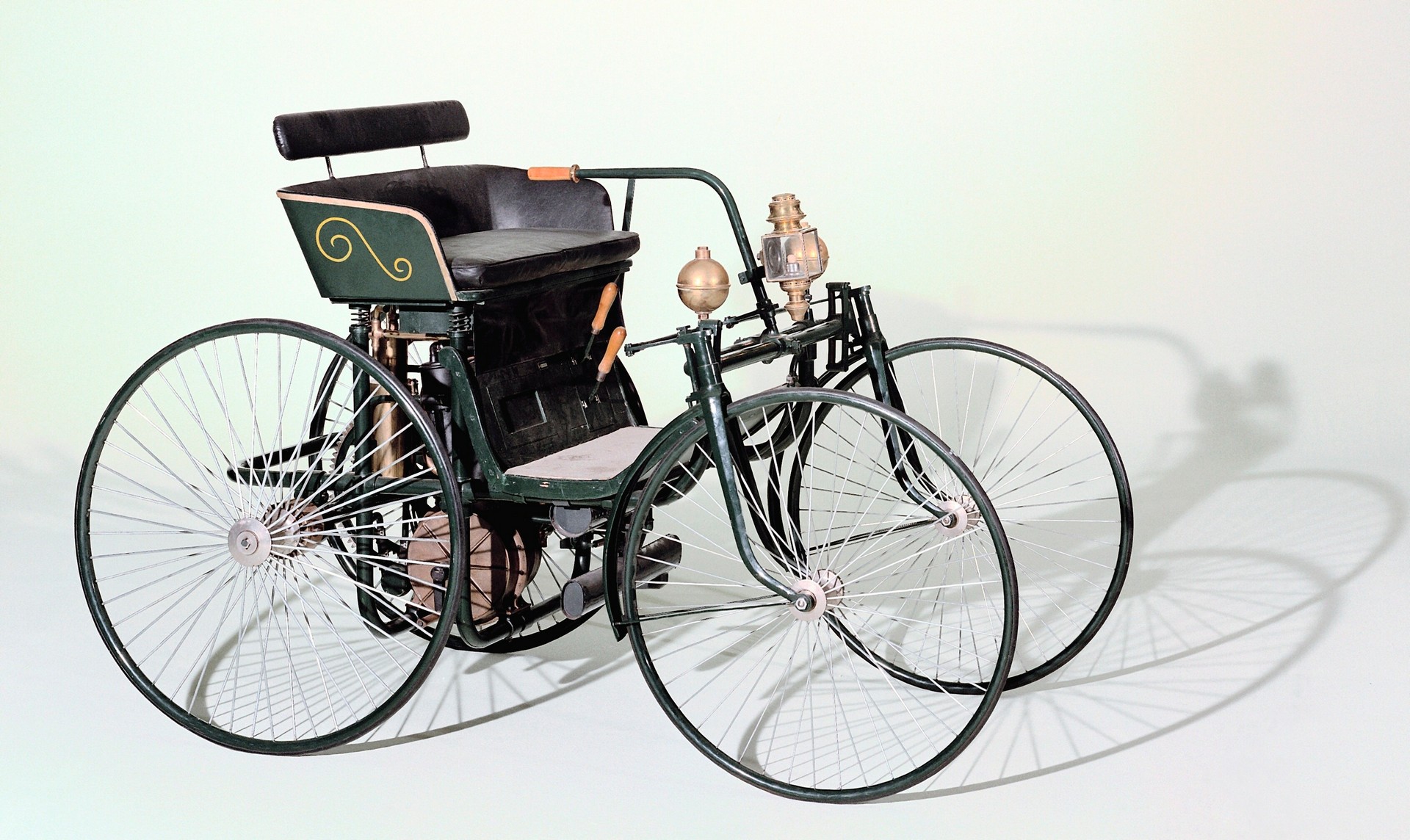 Mercedes Gets All Touchy-Feely About 2021 E-Class’ New Smart Capacitive Steering Wheel