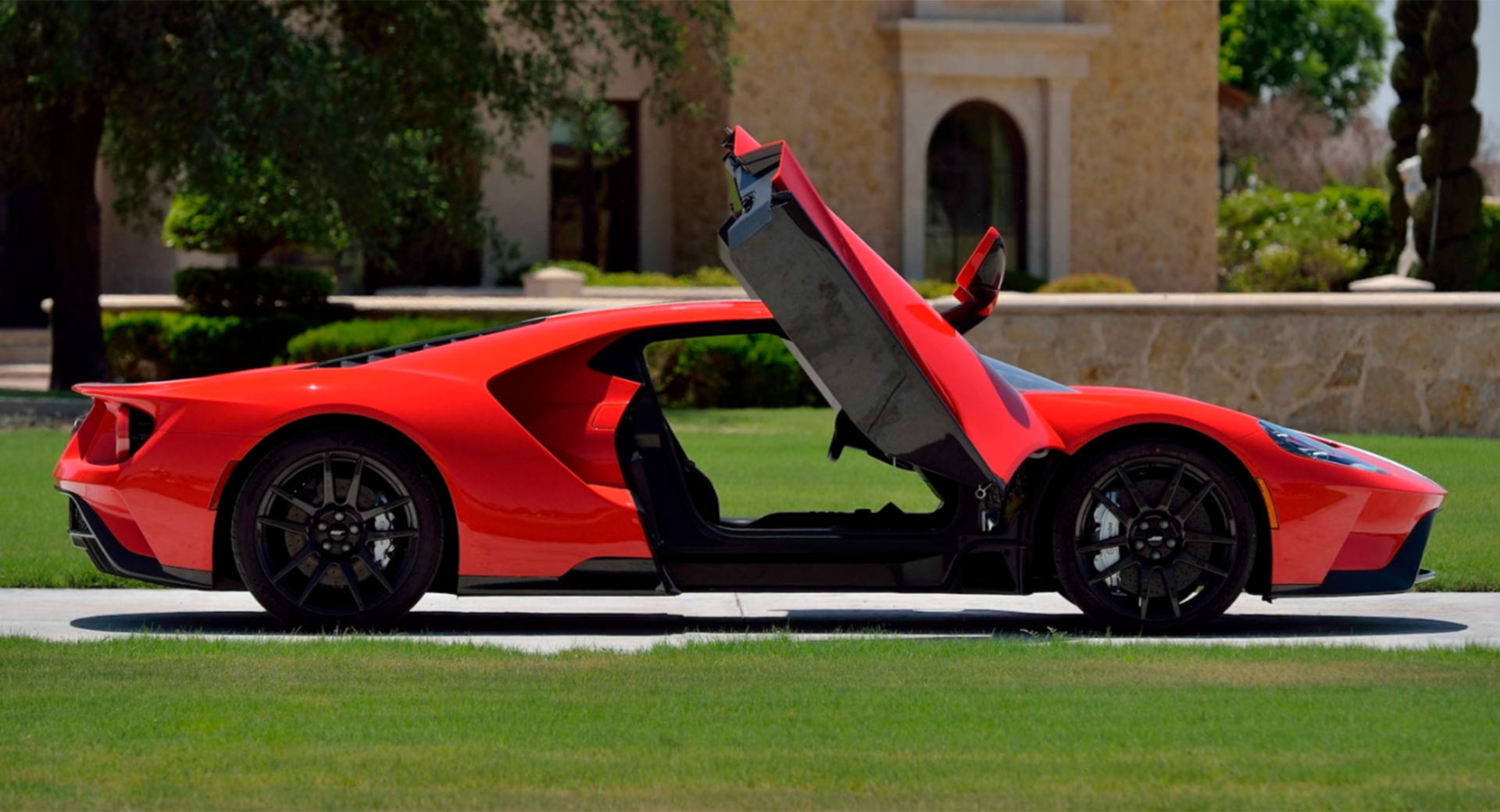 A 2018 Ford GT Will Be Auctioned Off With Just 34 Miles On The Clock