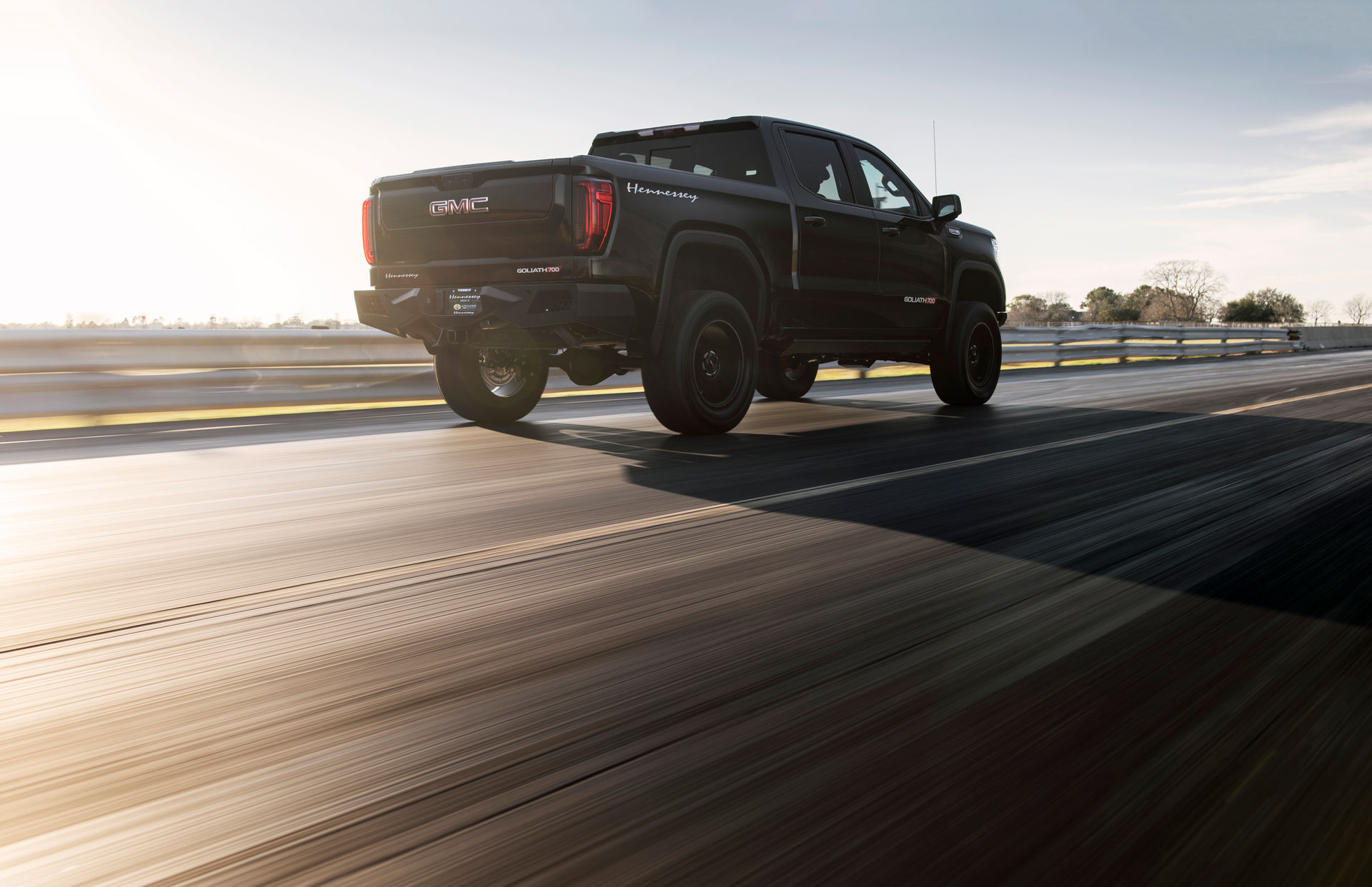 Hennessey’s 2020 GMC Sierra And Chevy Silverado Goliath Will Obliterate A Civic Type R In 0-60 MPH Sprint