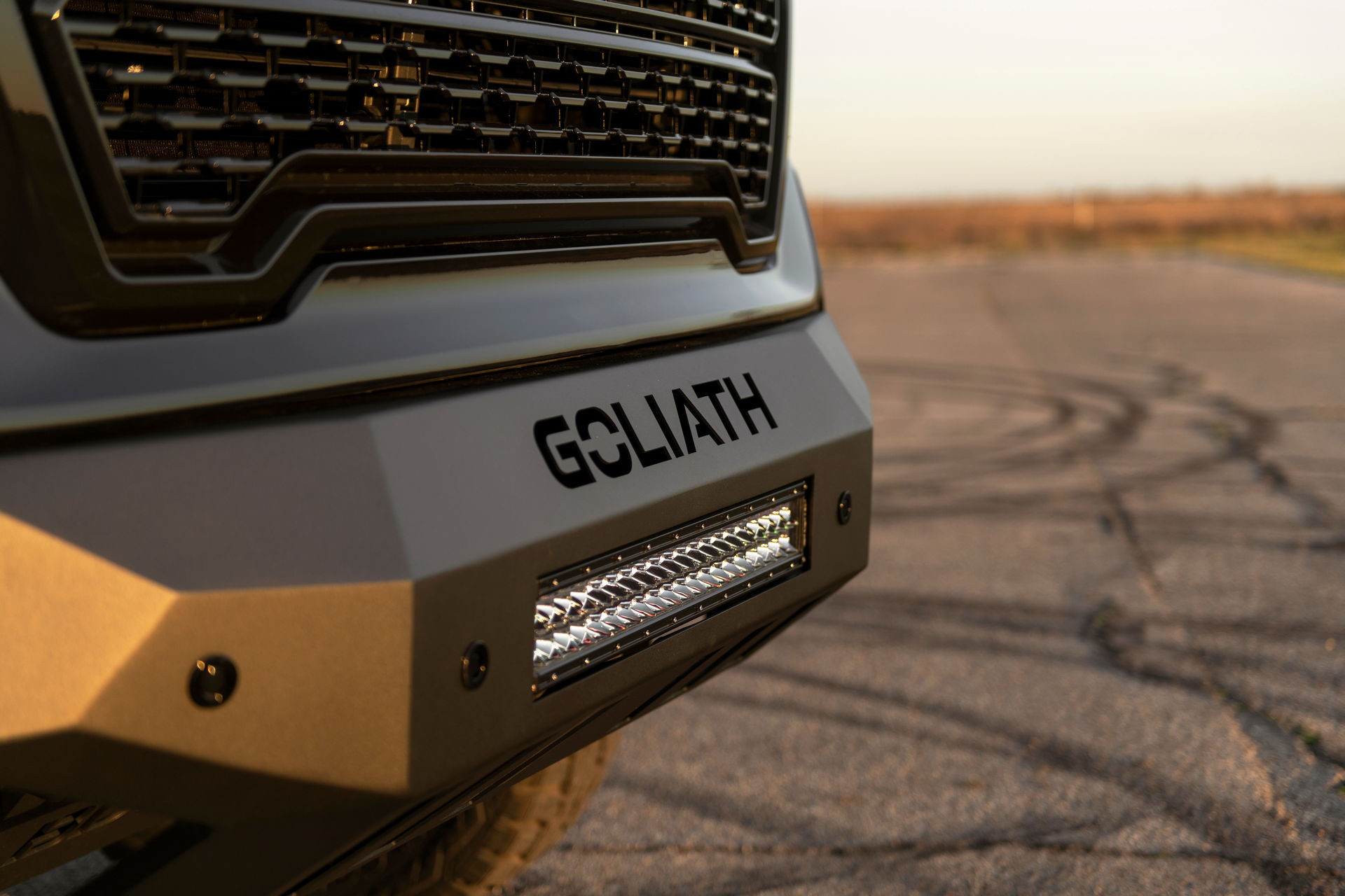 Hennessey’s 2020 GMC Sierra And Chevy Silverado Goliath Will Obliterate A Civic Type R In 0-60 MPH Sprint