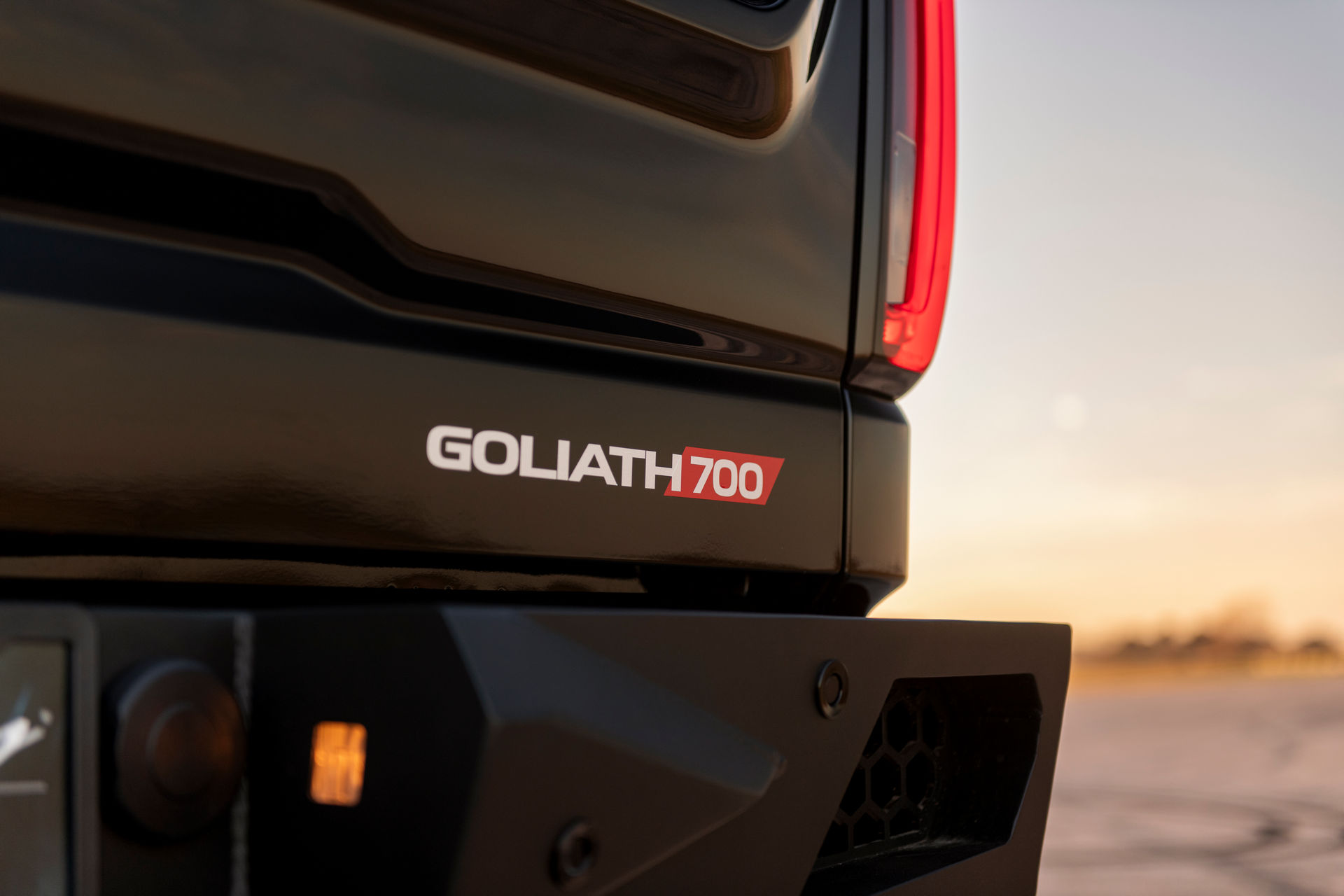 Hennessey’s 2020 GMC Sierra And Chevy Silverado Goliath Will Obliterate A Civic Type R In 0-60 MPH Sprint