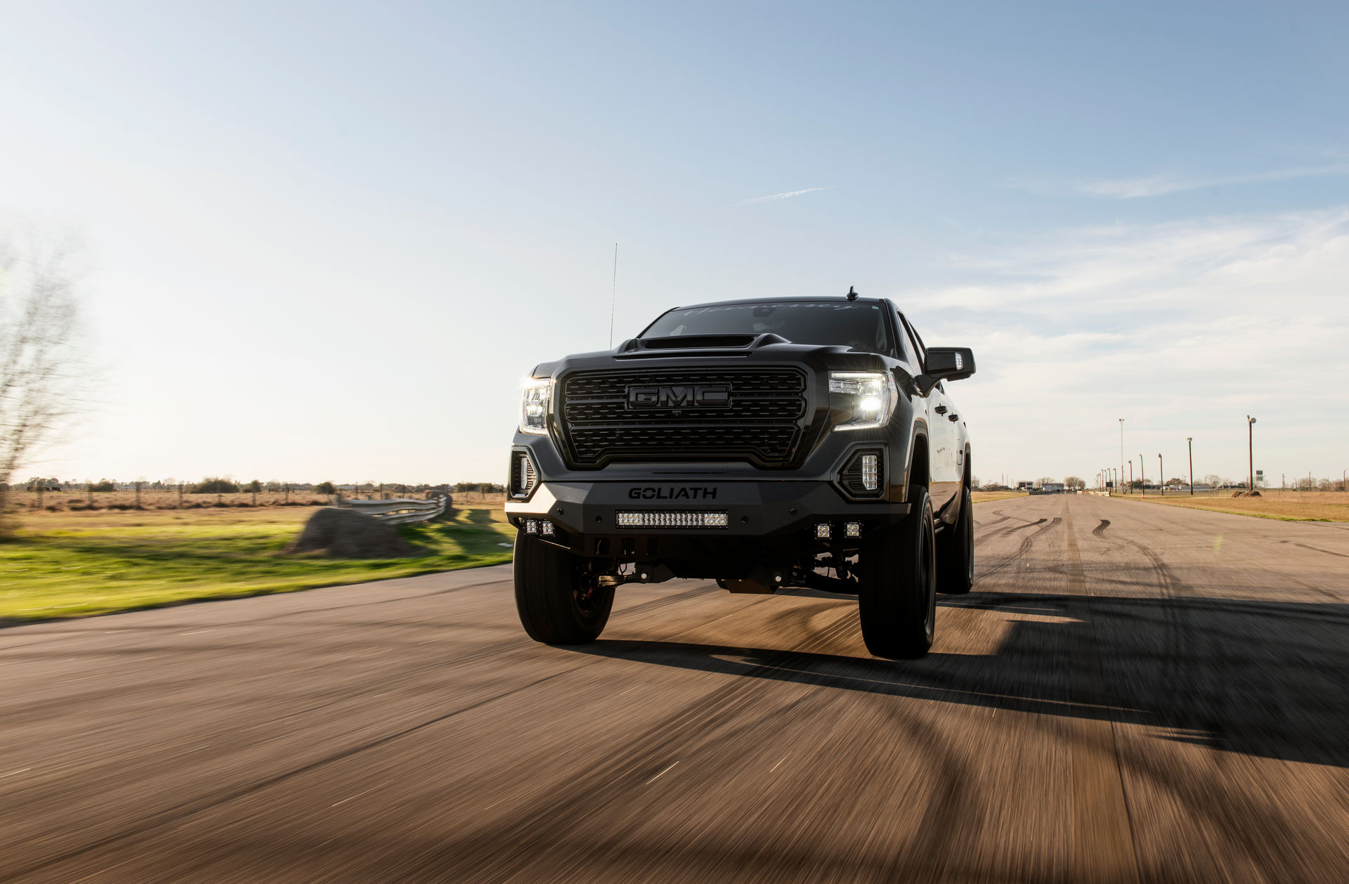 Hennessey’s 2020 GMC Sierra And Chevy Silverado Goliath Will Obliterate A Civic Type R In 0-60 MPH Sprint