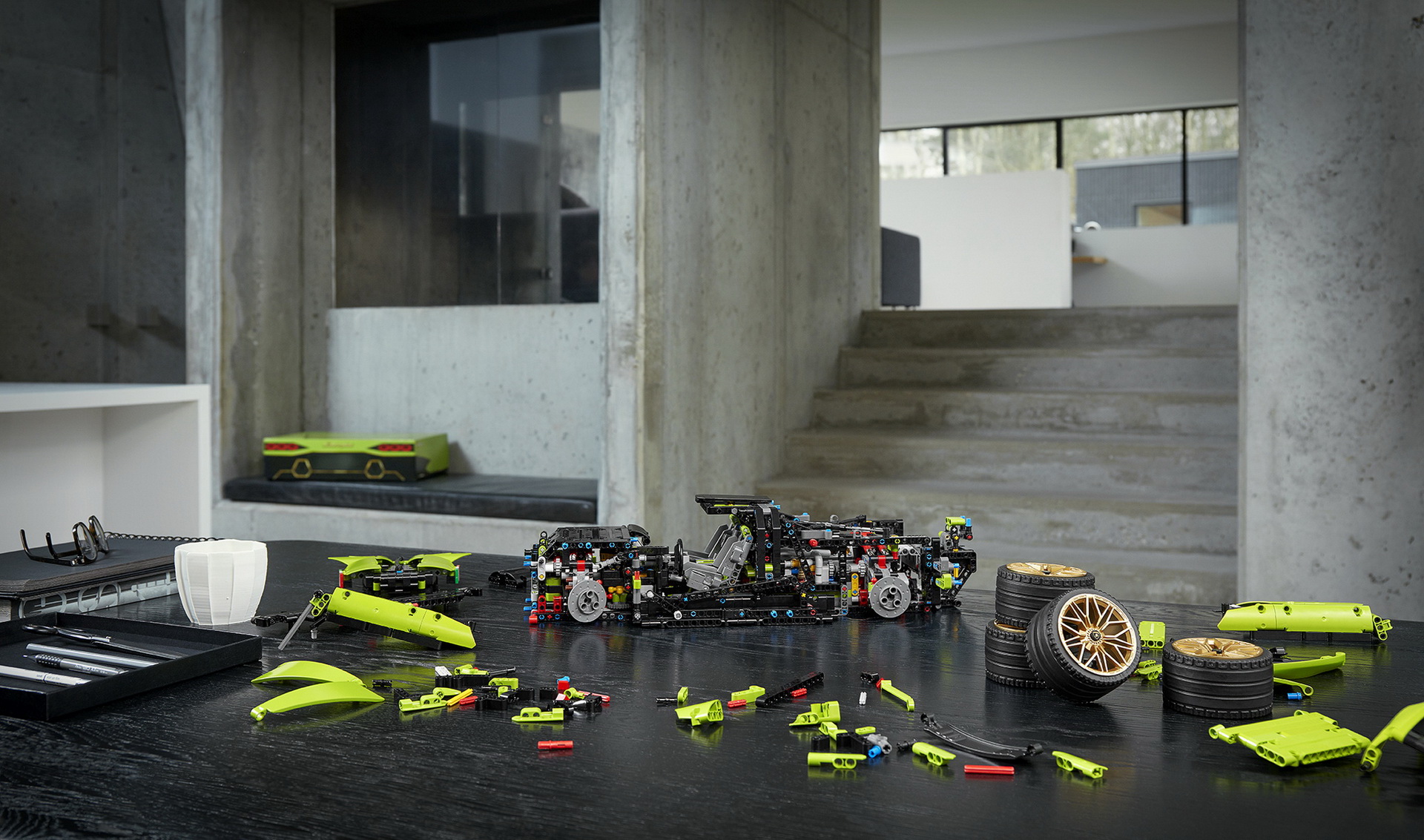 LEGO Technic Lamborghini Sian FKP 37 Is A 3,696 (Master)Piece 1:8 Scale Model