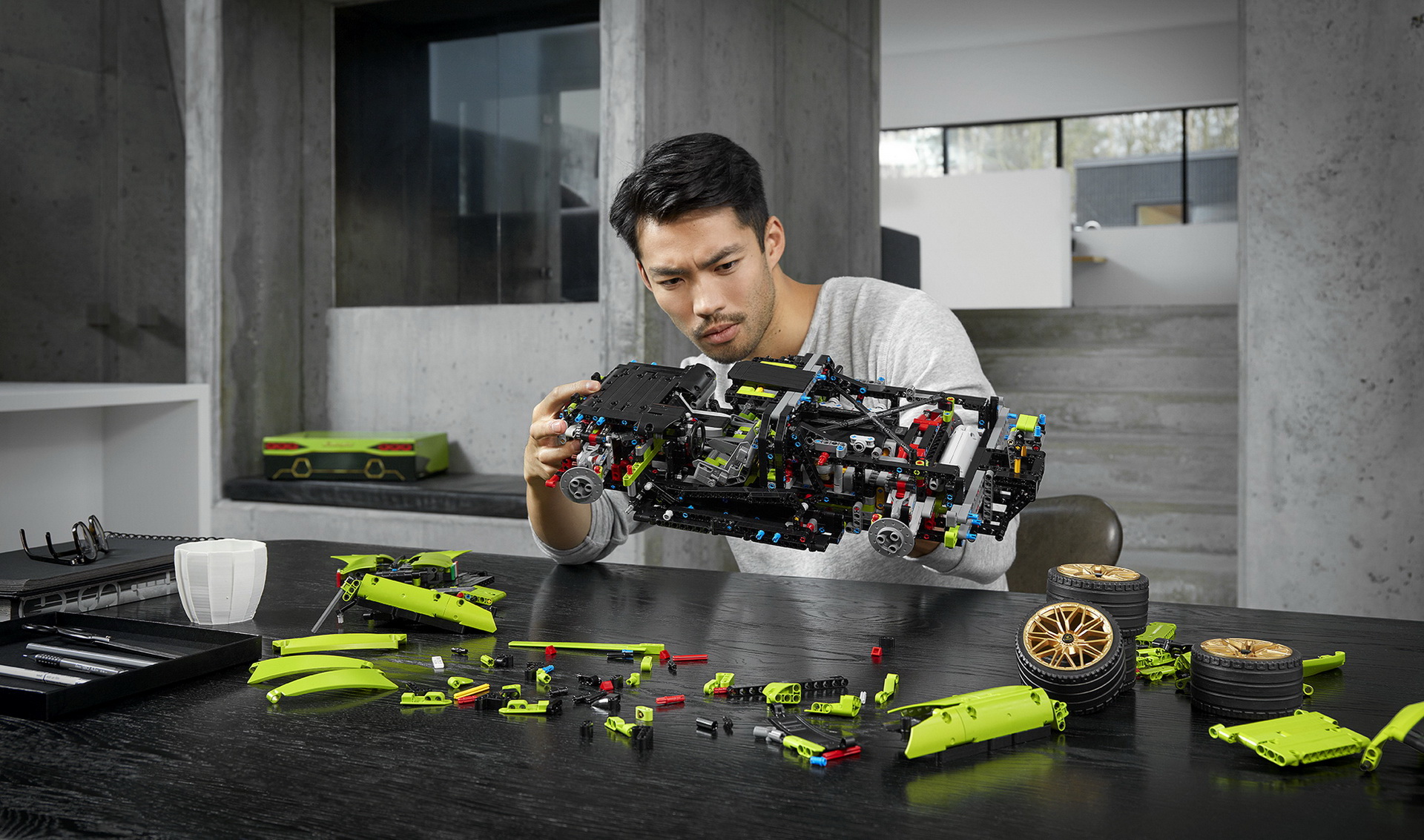 LEGO Technic Lamborghini Sian FKP 37 Is A 3,696 (Master)Piece 1:8 Scale Model