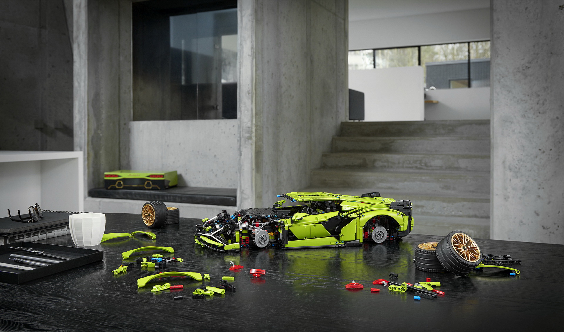 LEGO Technic Lamborghini Sian FKP 37 Is A 3,696 (Master)Piece 1:8 Scale Model