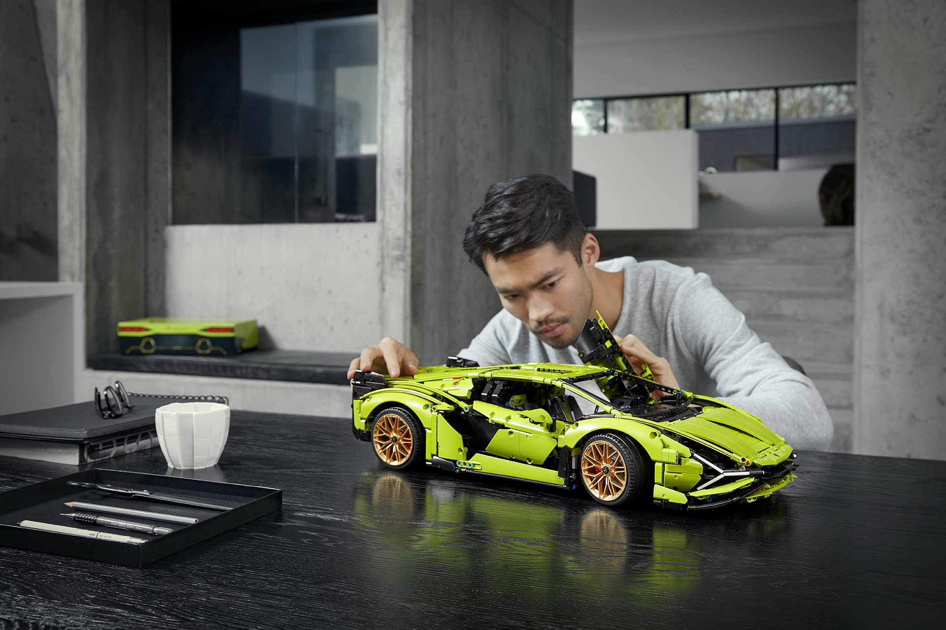 LEGO Technic Lamborghini Sian FKP 37 Is A 3,696 (Master)Piece 1:8 Scale Model