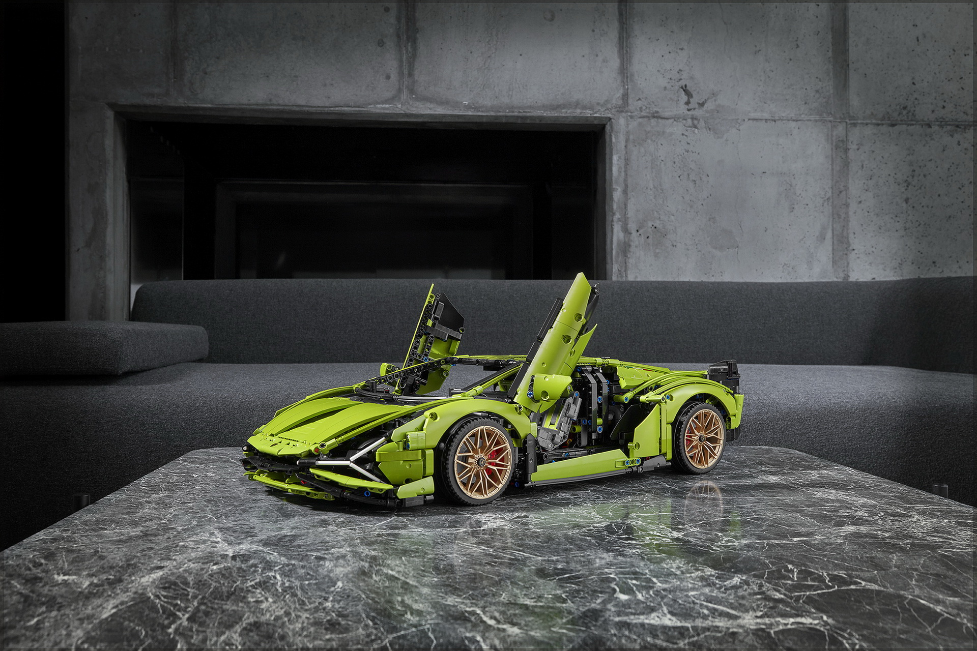 LEGO Technic Lamborghini Sian FKP 37 Is A 3,696 (Master)Piece 1:8 Scale Model