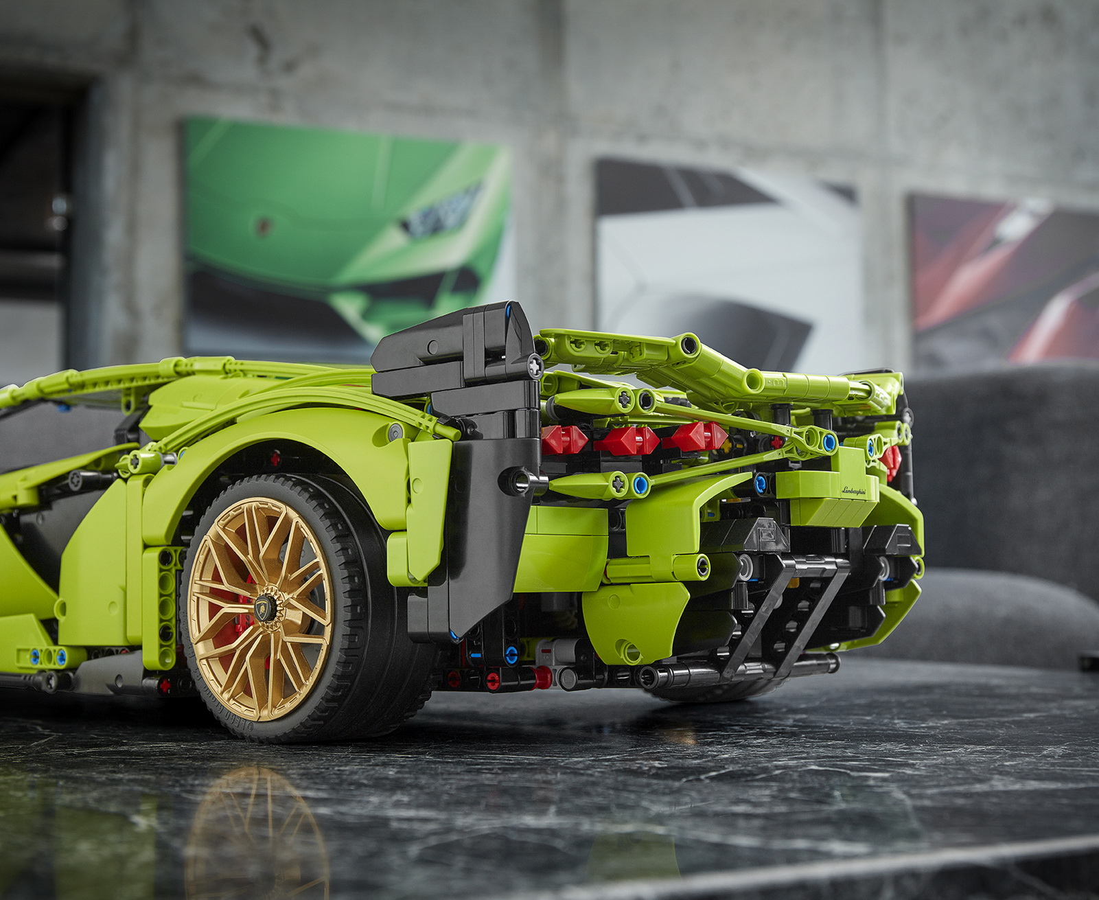 LEGO Technic Lamborghini Sian FKP 37 Is A 3,696 (Master)Piece 1:8 Scale Model