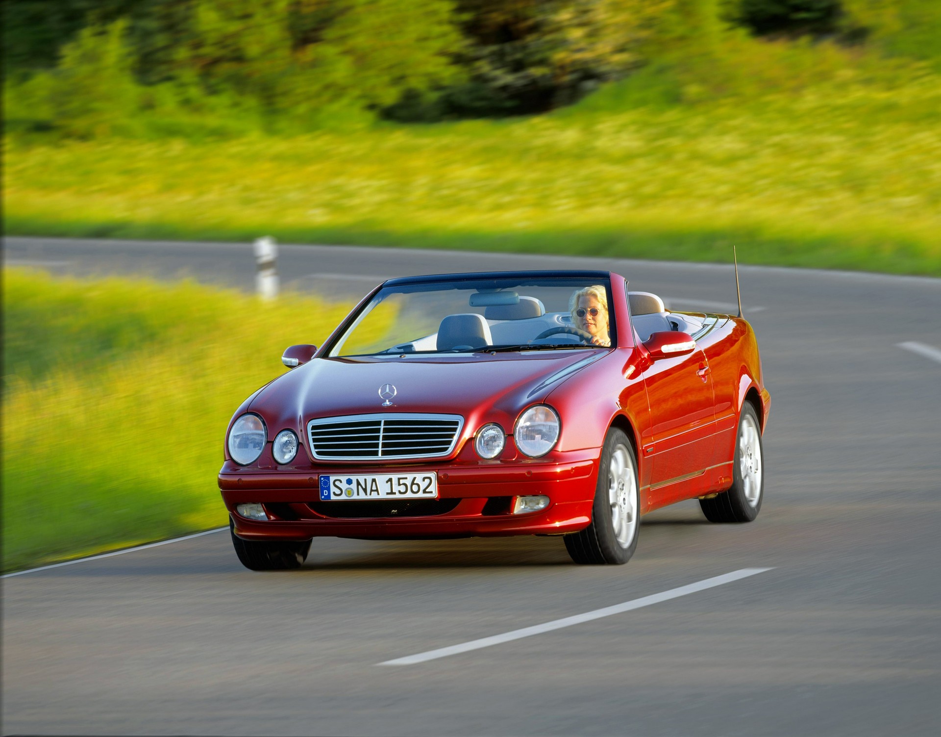 More Than 50 Years Of Mercedes-Benz E-Class Coupes And Cabriolets; Which One’s Your Favorite?