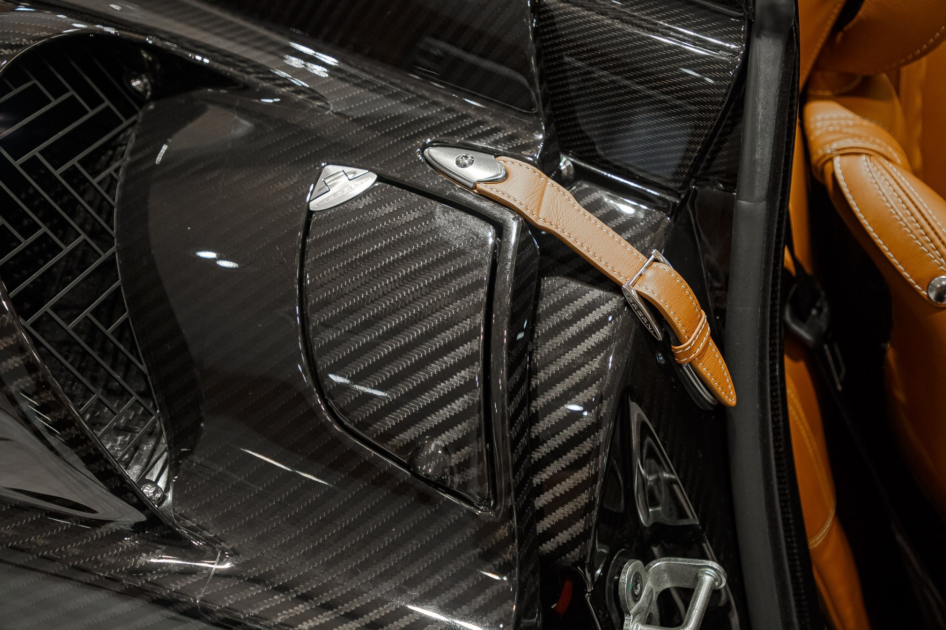 Stimulate The Economy With This Gorgeous Carbon Fiber Pagani Huayra Roadster