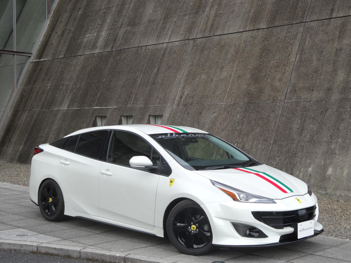 This Toyota Prius Identifies As A Ferrari FF