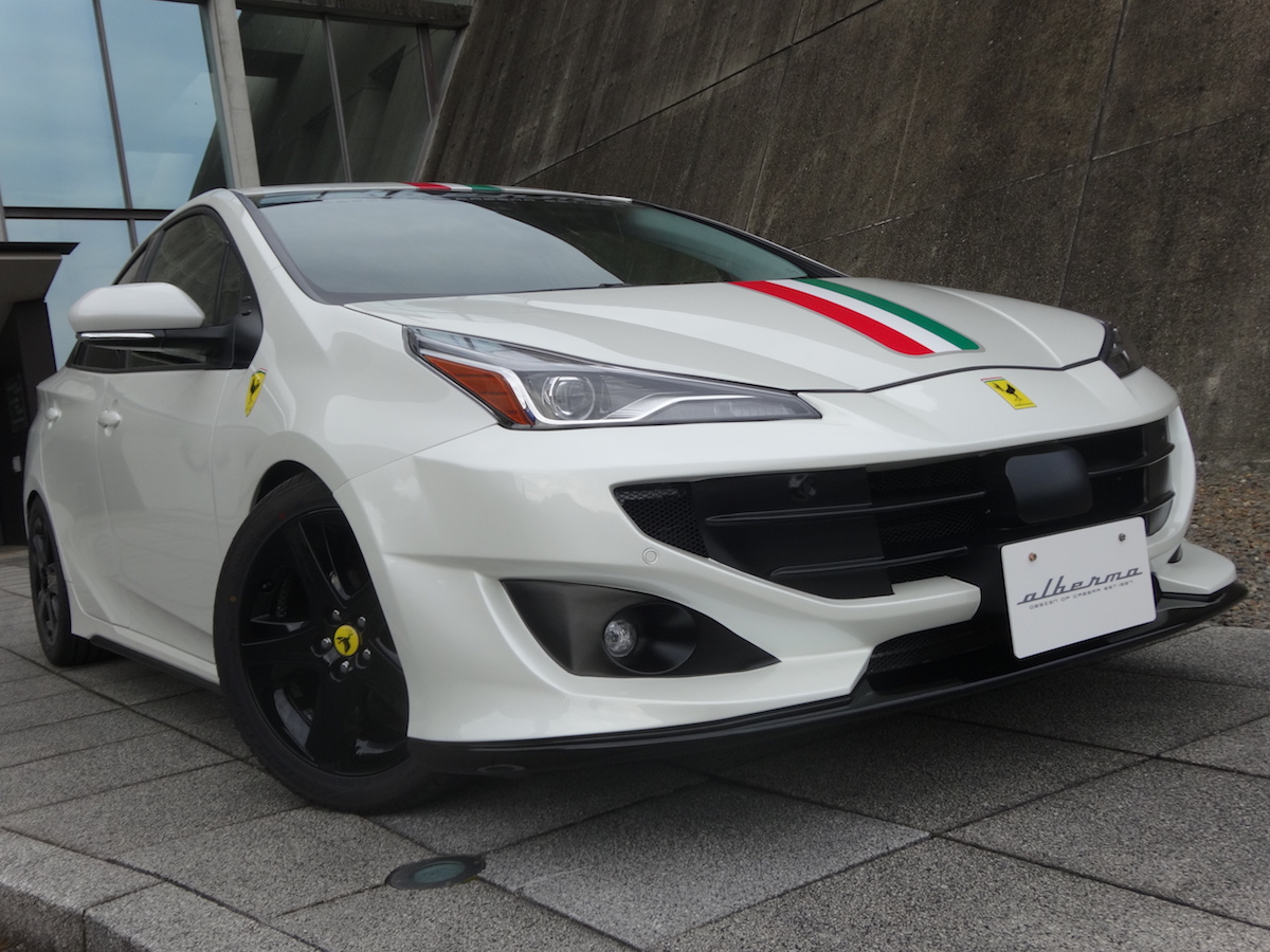 This Toyota Prius Identifies As A Ferrari FF