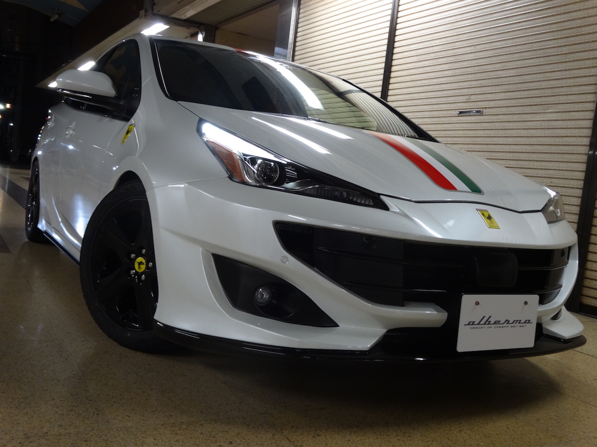 This Toyota Prius Identifies As A Ferrari FF