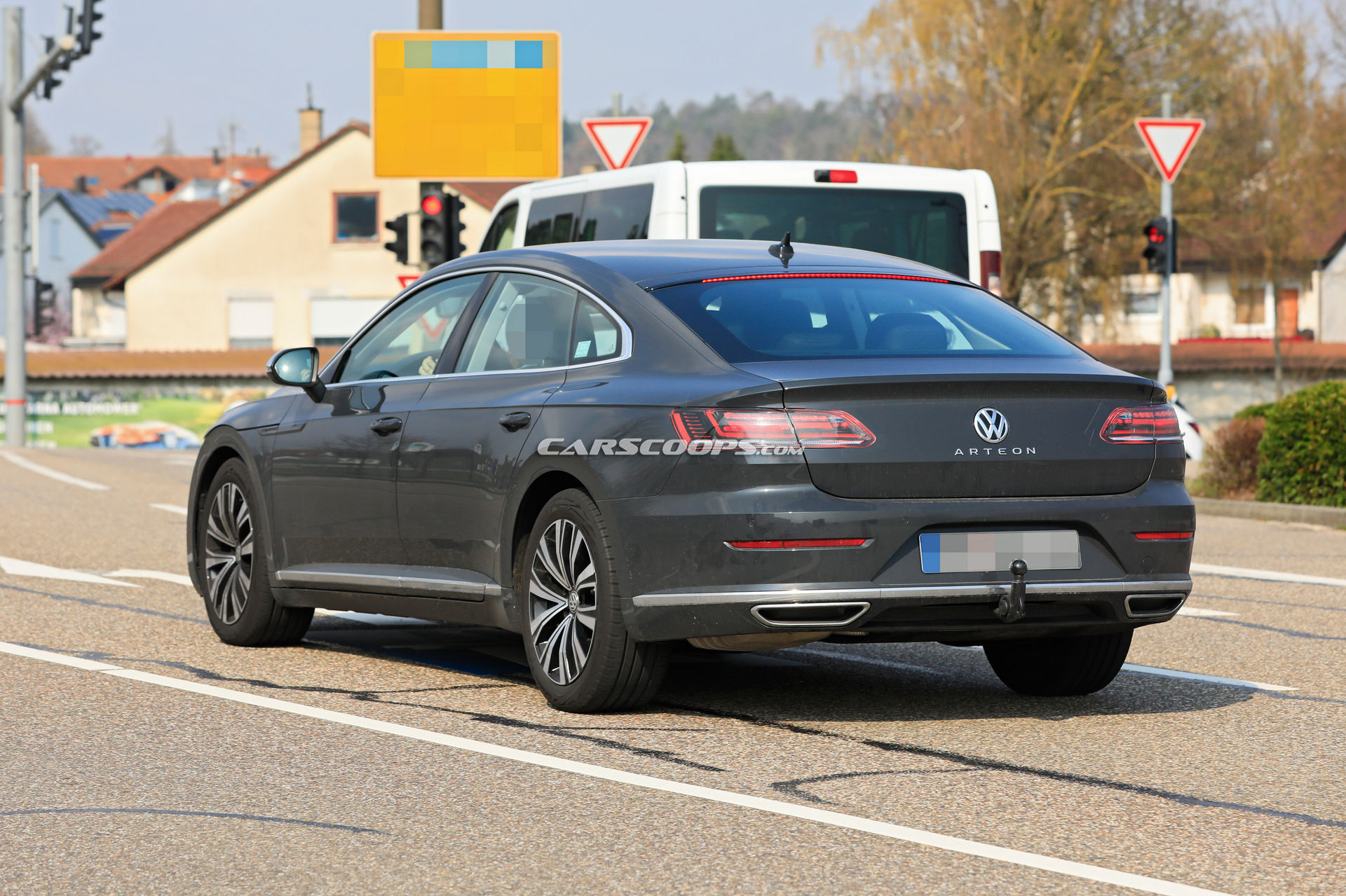 2021 Volkswagen Arteon Facelift Scooped Without Camouflage